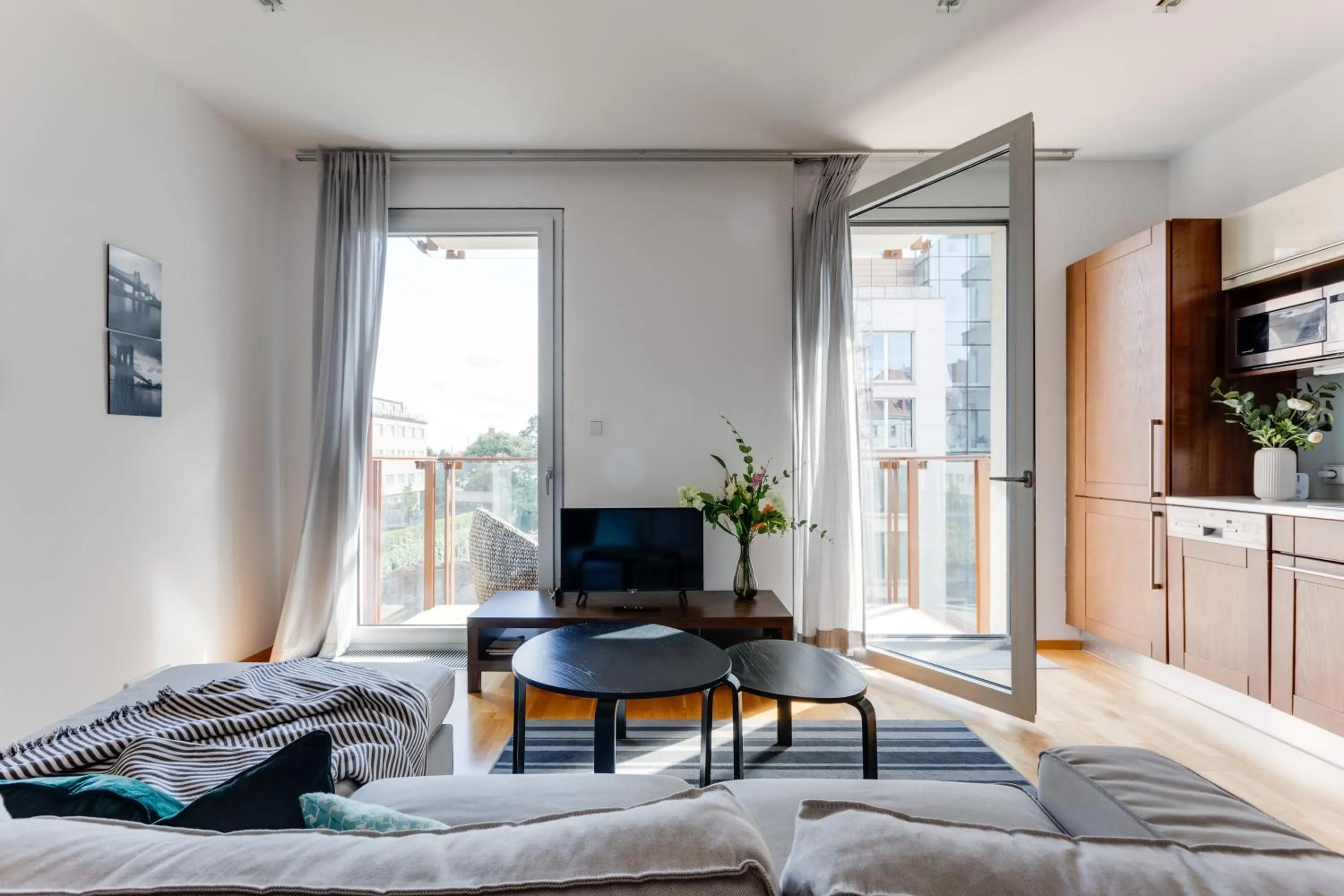 TV and multimedia, Bed in Teichmann Premium Apartments