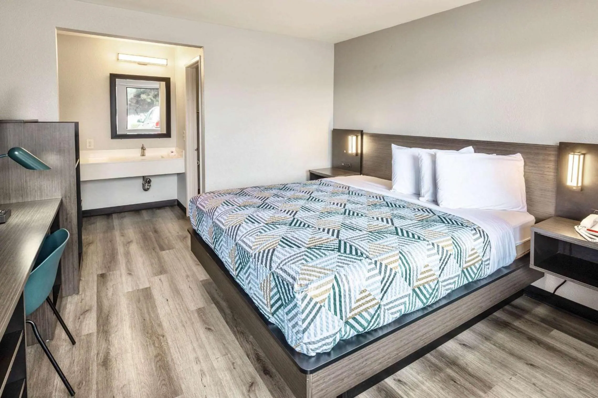 Bedroom, Bed in Motel 6-Carlsbad, CA - East Near LEGOLAND