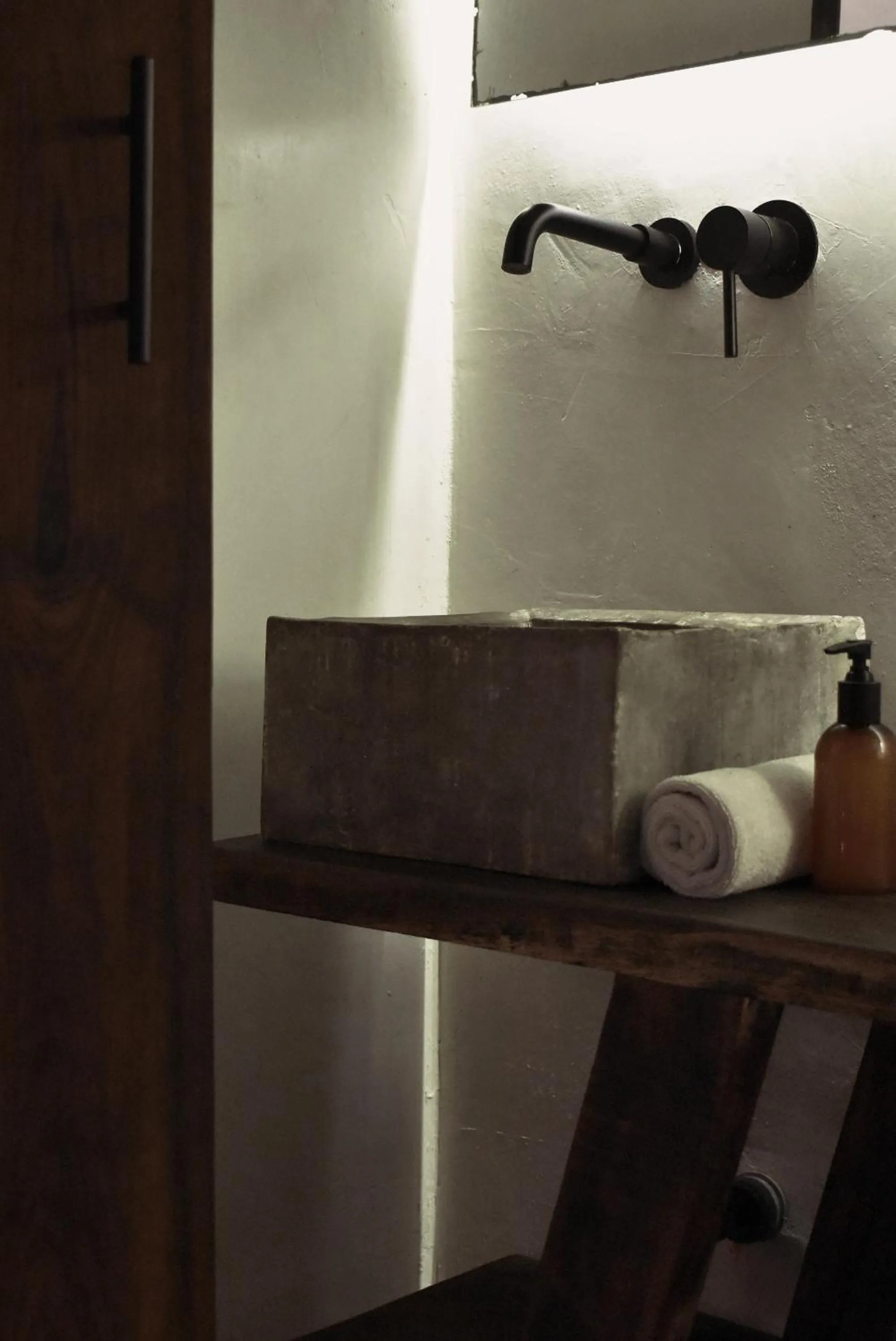 Bathroom in Amor Rooms