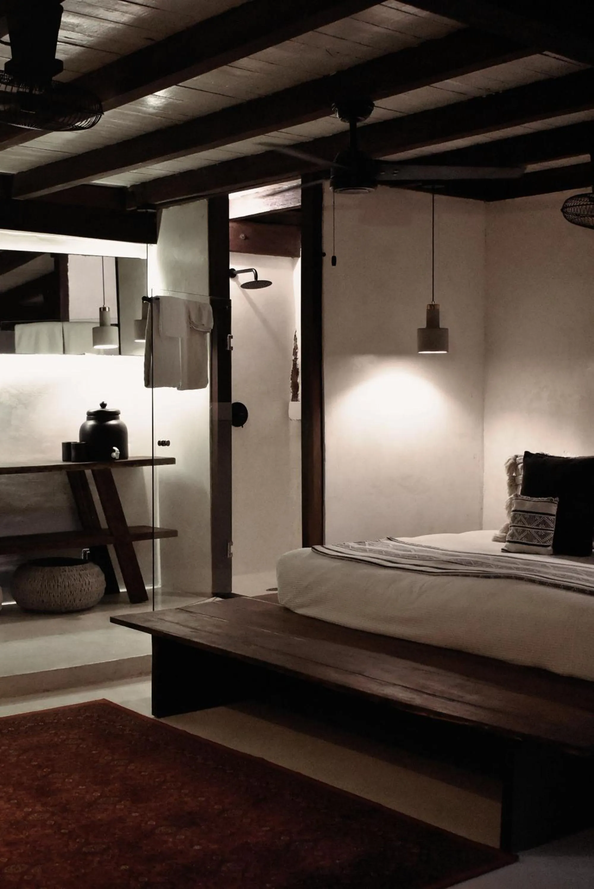 Photo of the whole room in Amor Rooms