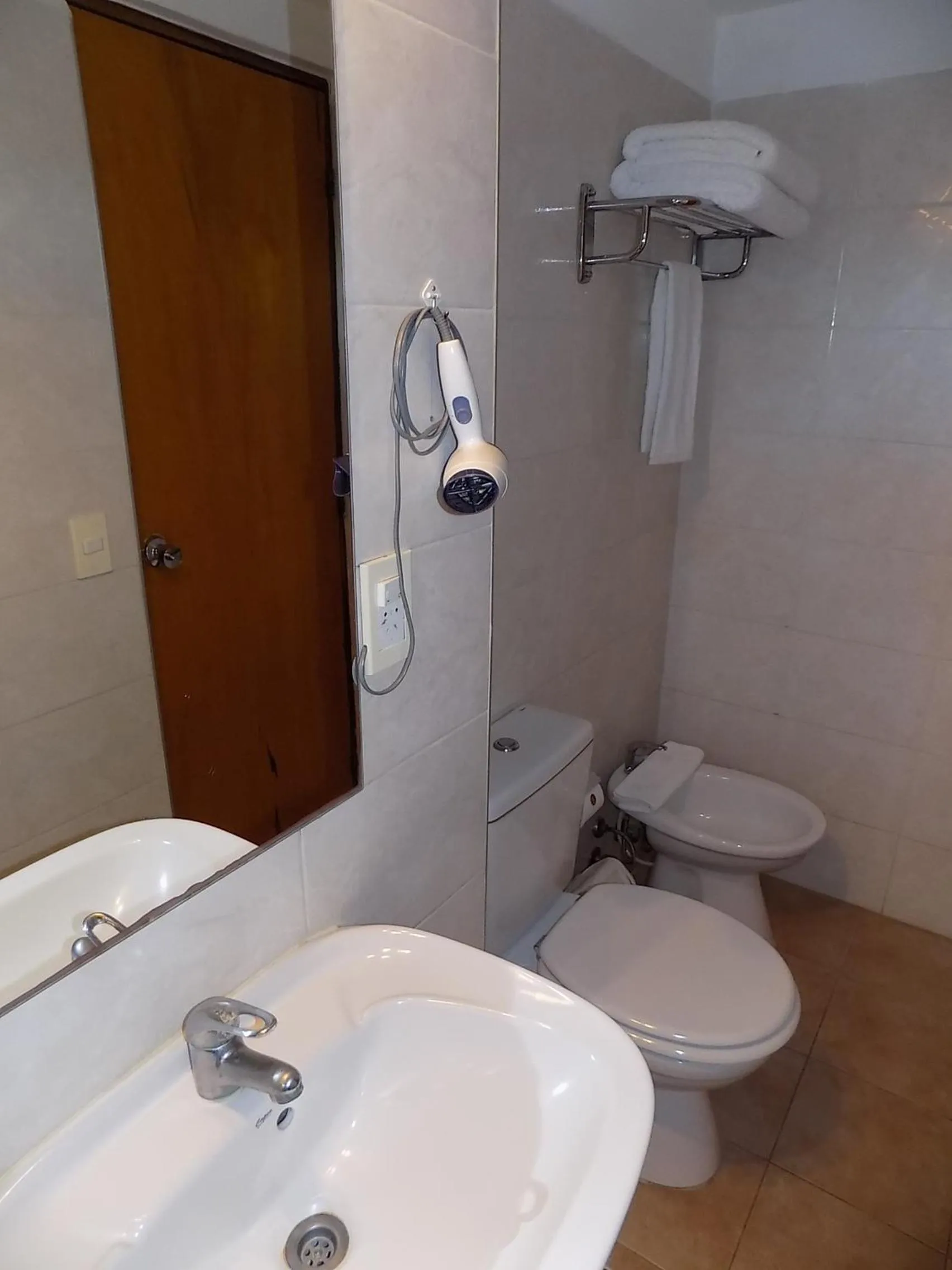 Toilet in Hotel Concorde