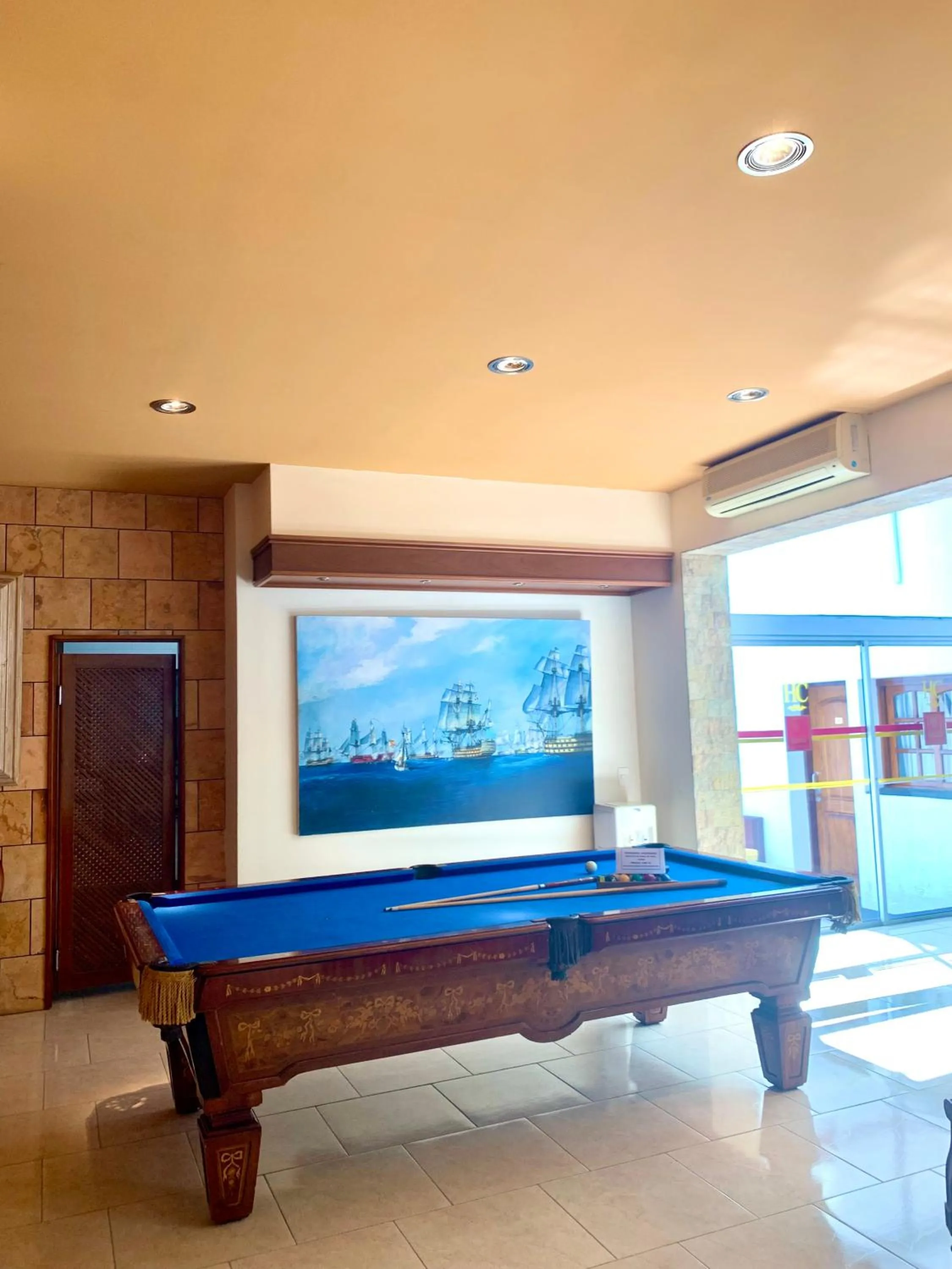 Billiard in Hotel Concorde