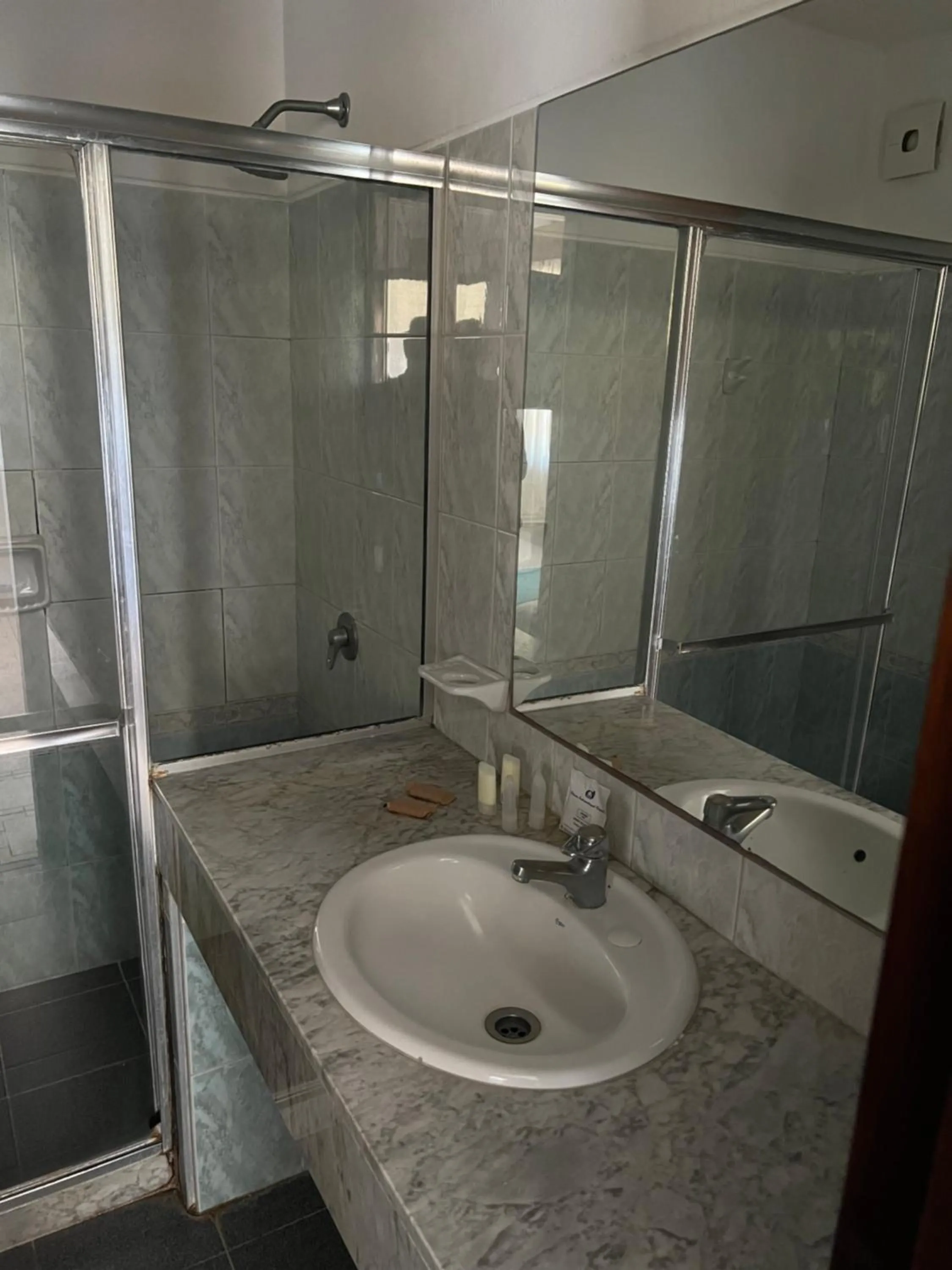 Bathroom in Hotel Concorde