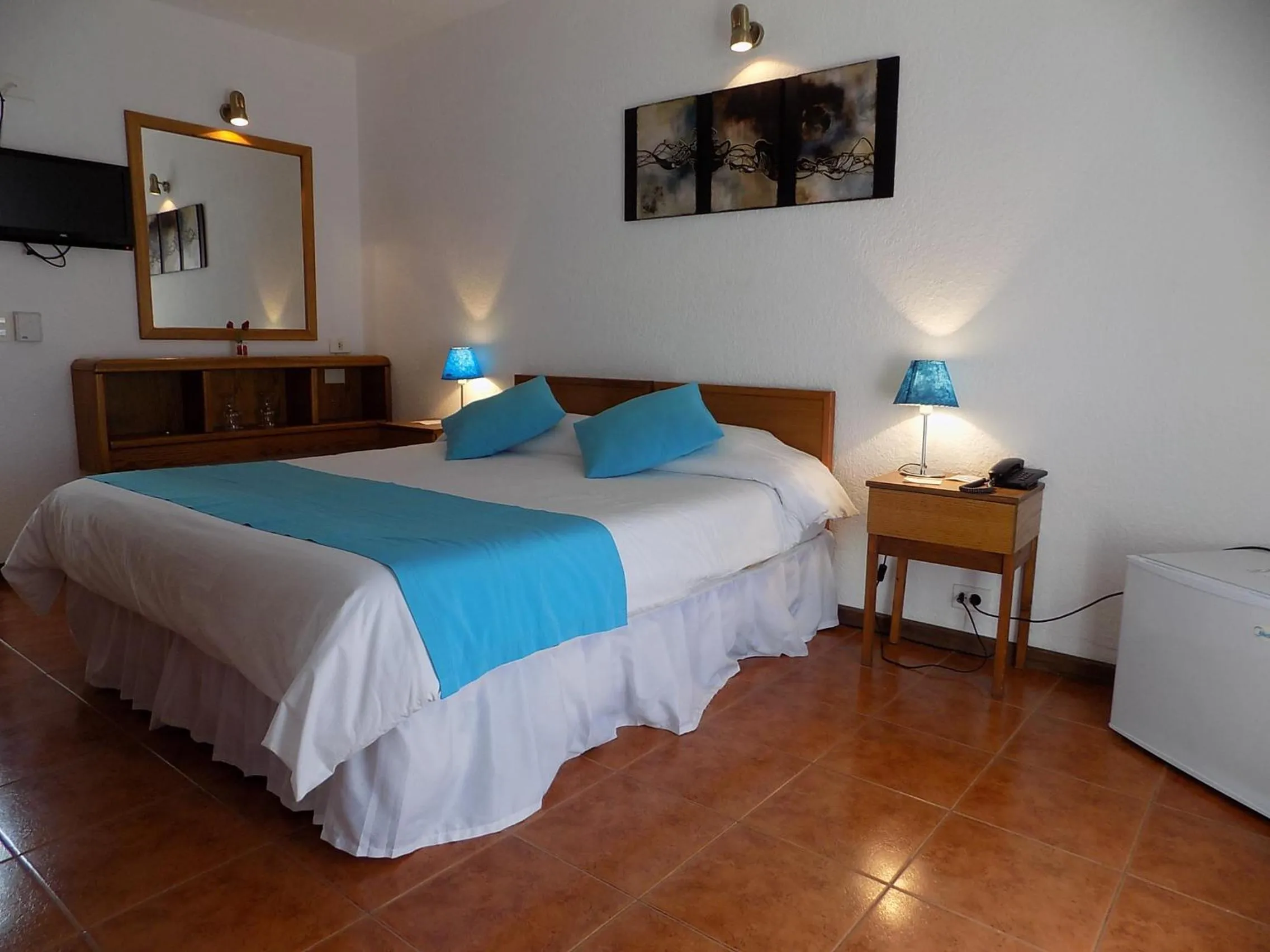 Photo of the whole room, Bed in Hotel Concorde