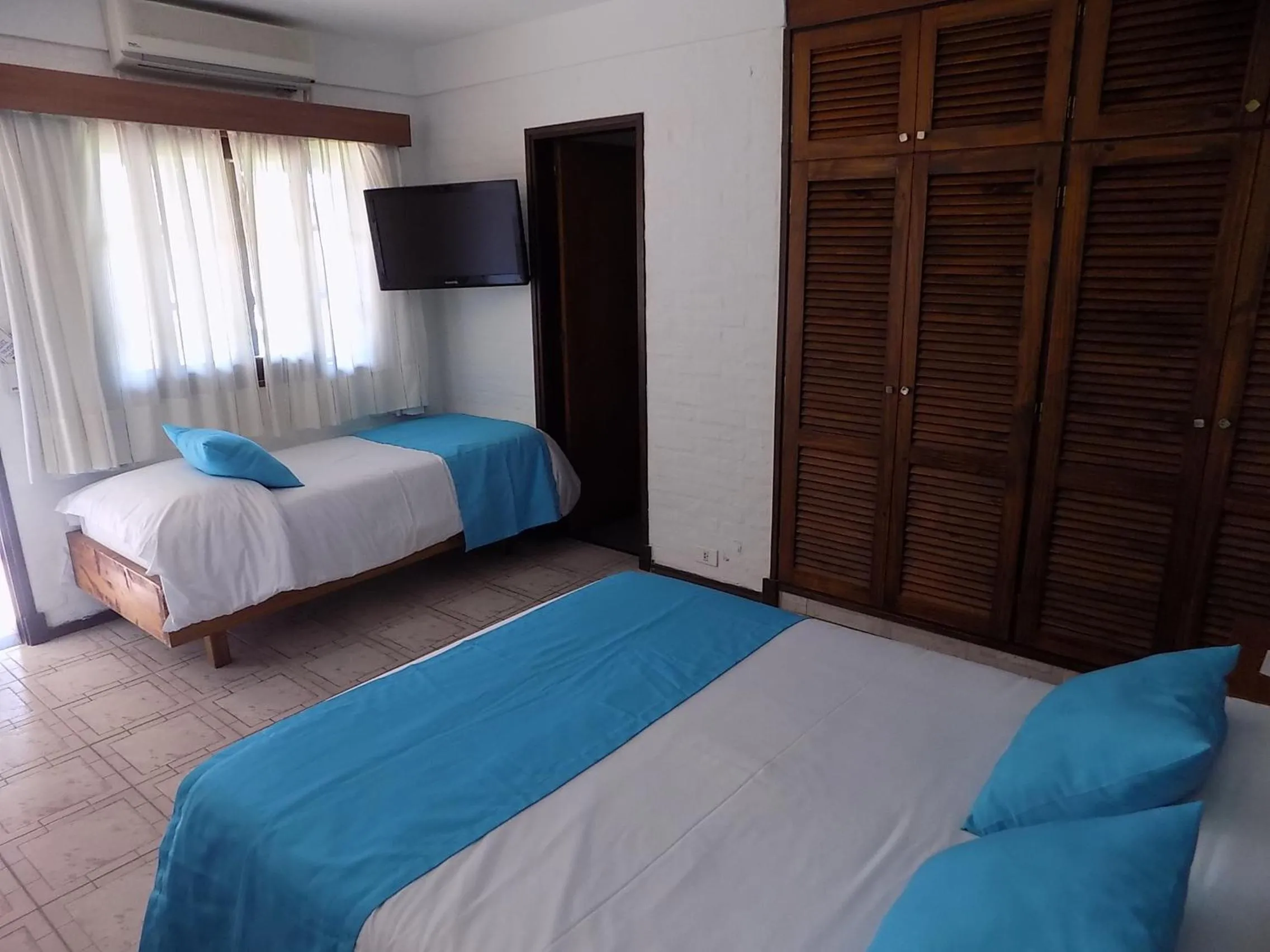 Photo of the whole room, Bed in Hotel Concorde