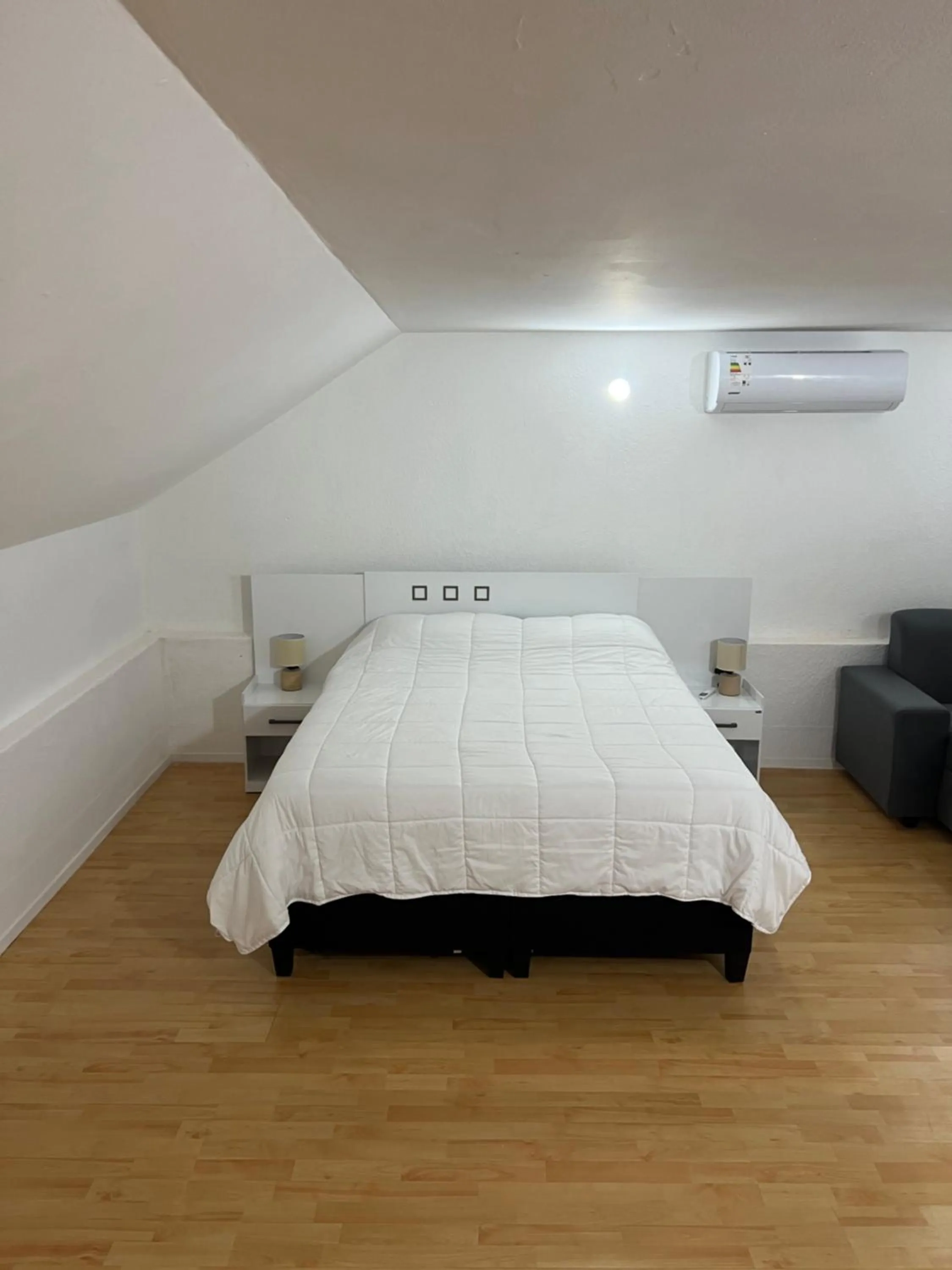 Bed in Hotel Concorde