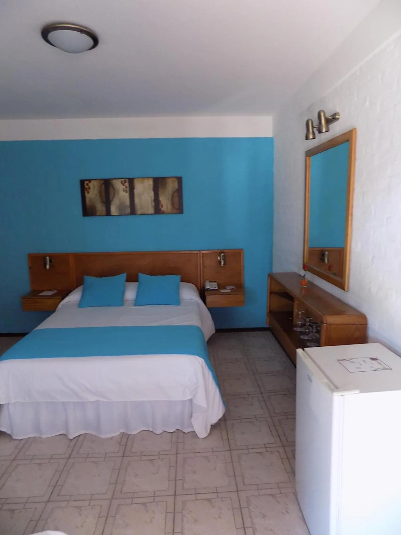 Photo of the whole room, Bed in Hotel Concorde