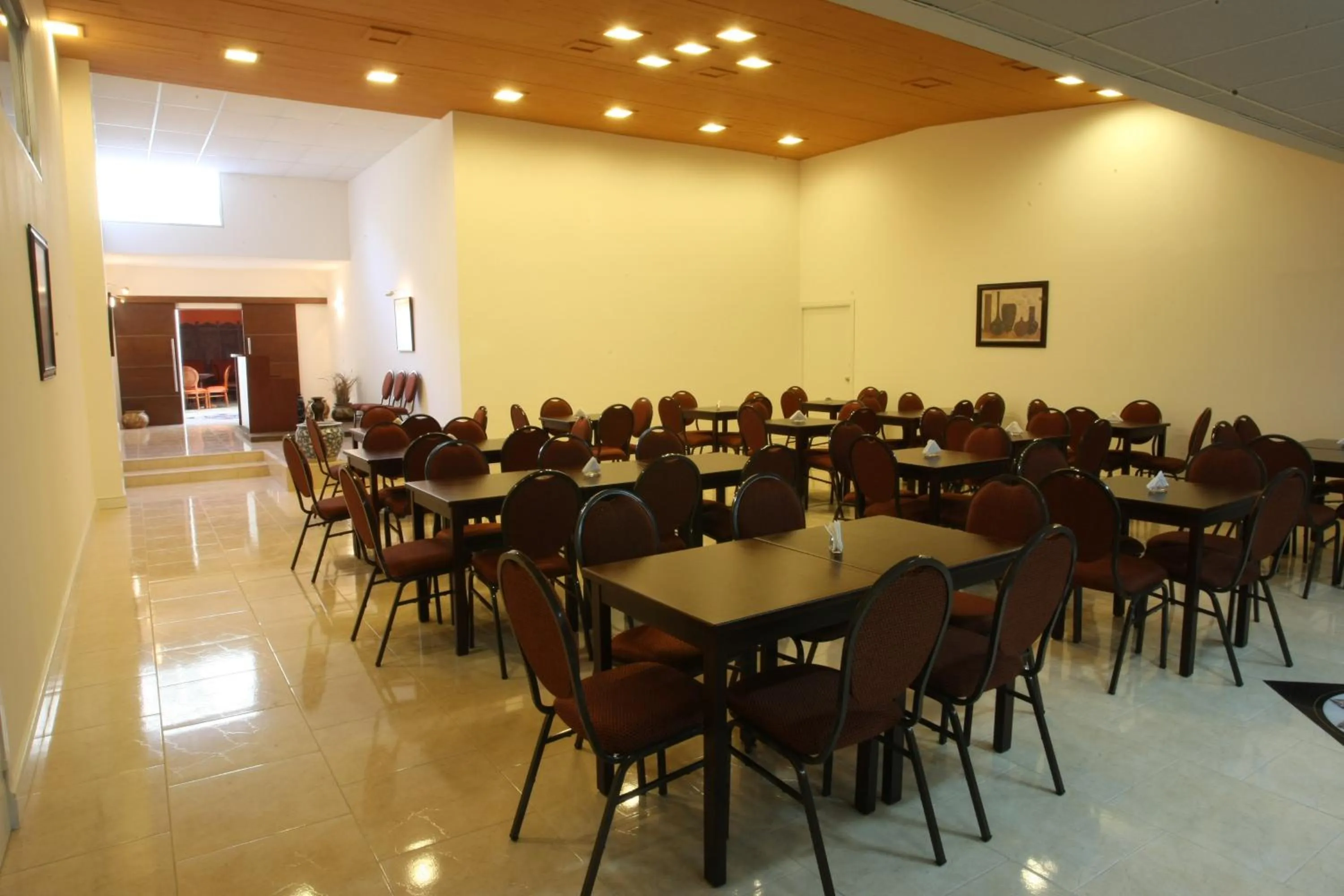 Restaurant/places to eat in Hotel Concorde