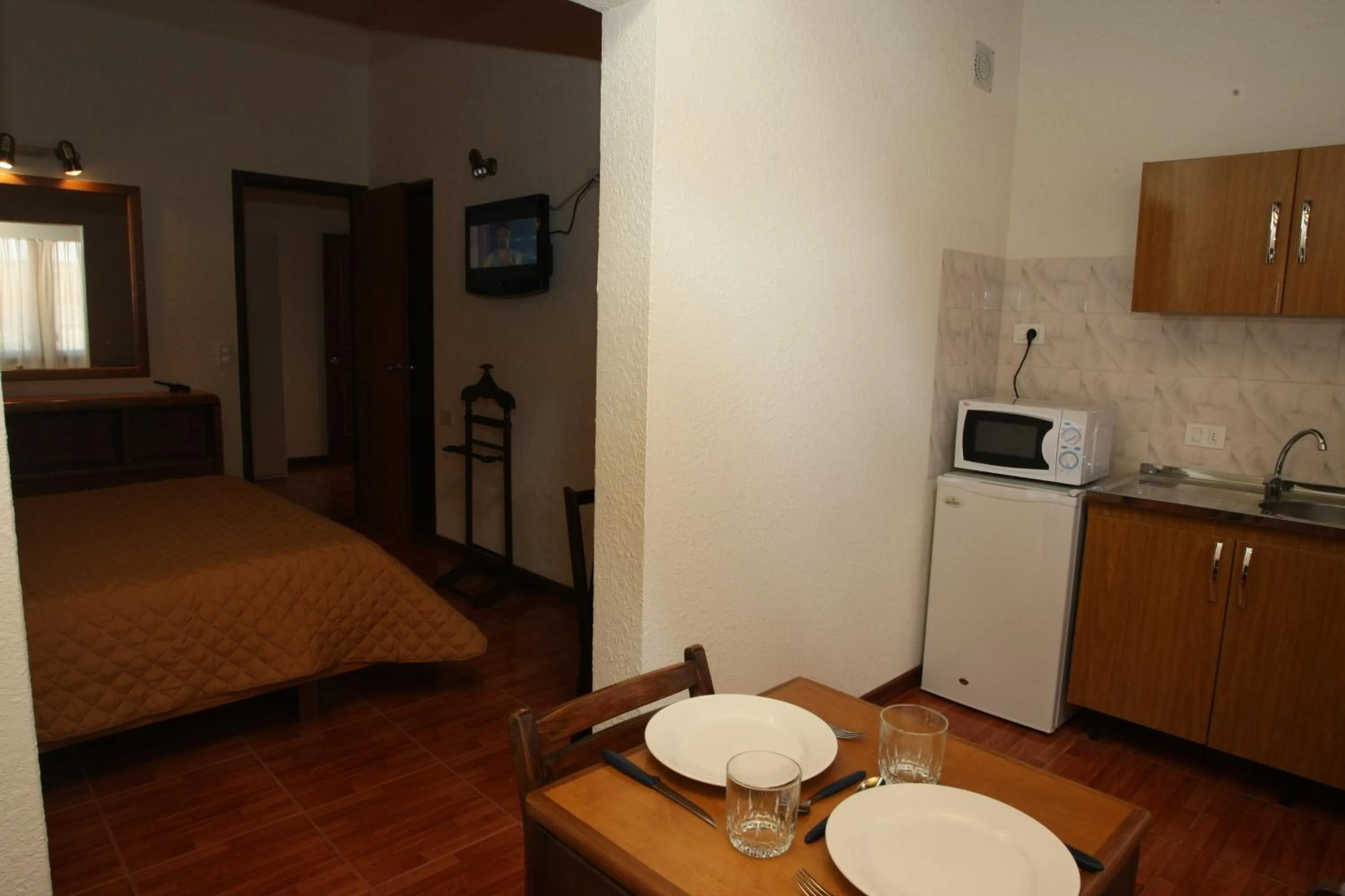 Dining area, Bed in Hotel Concorde