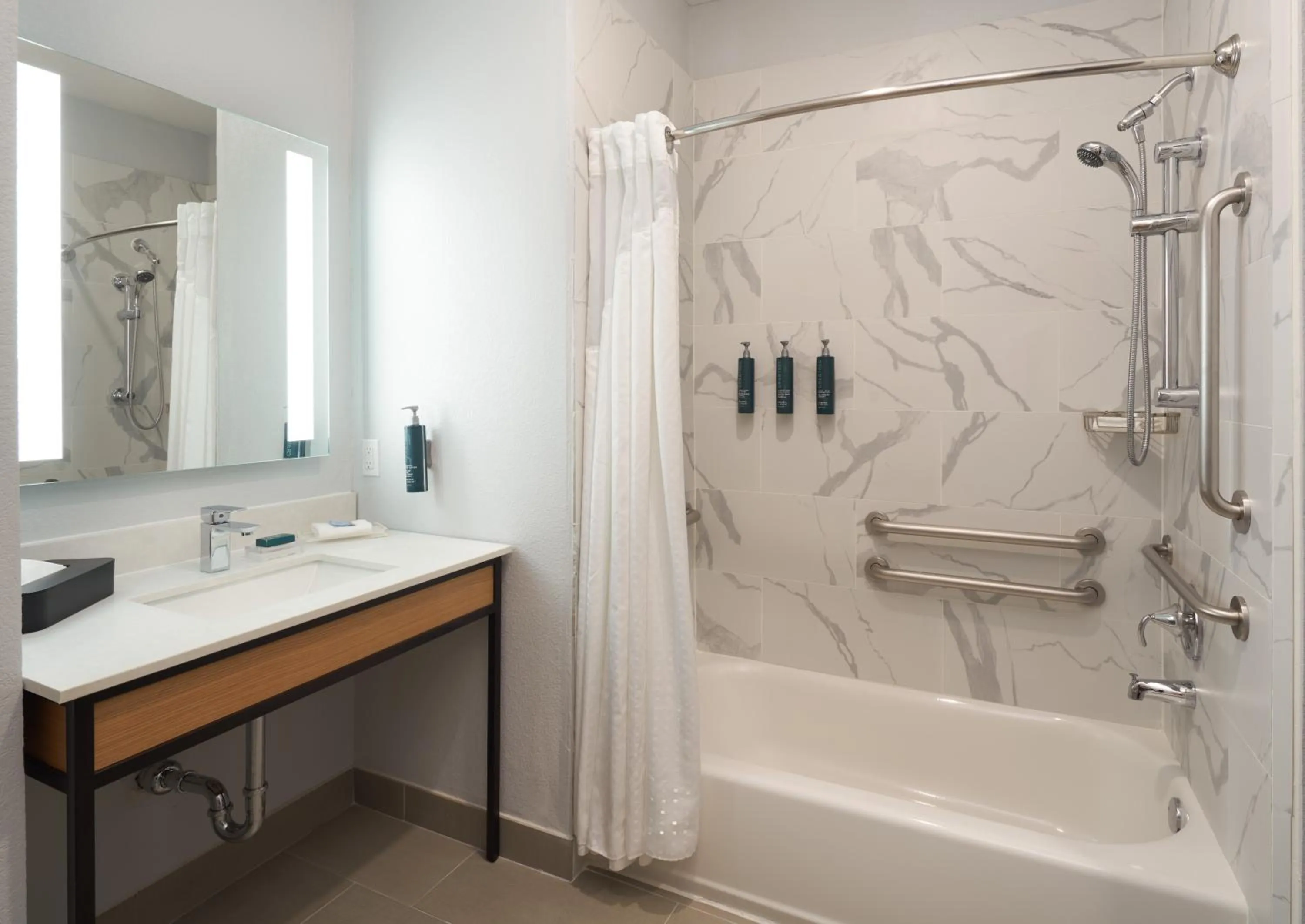 DoubleTree by Hilton Houston Westchase