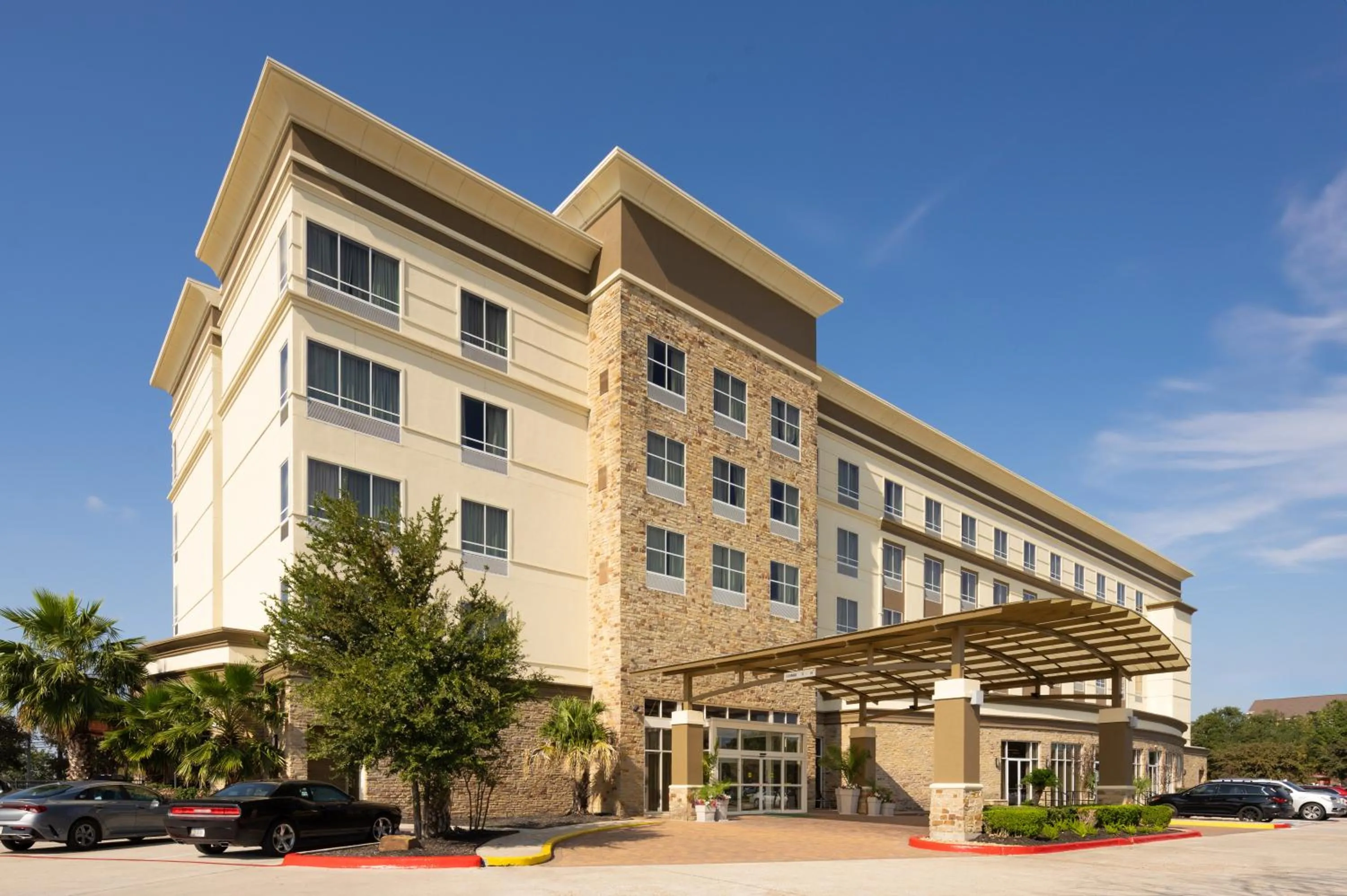 Property building in DoubleTree by Hilton Houston Westchase