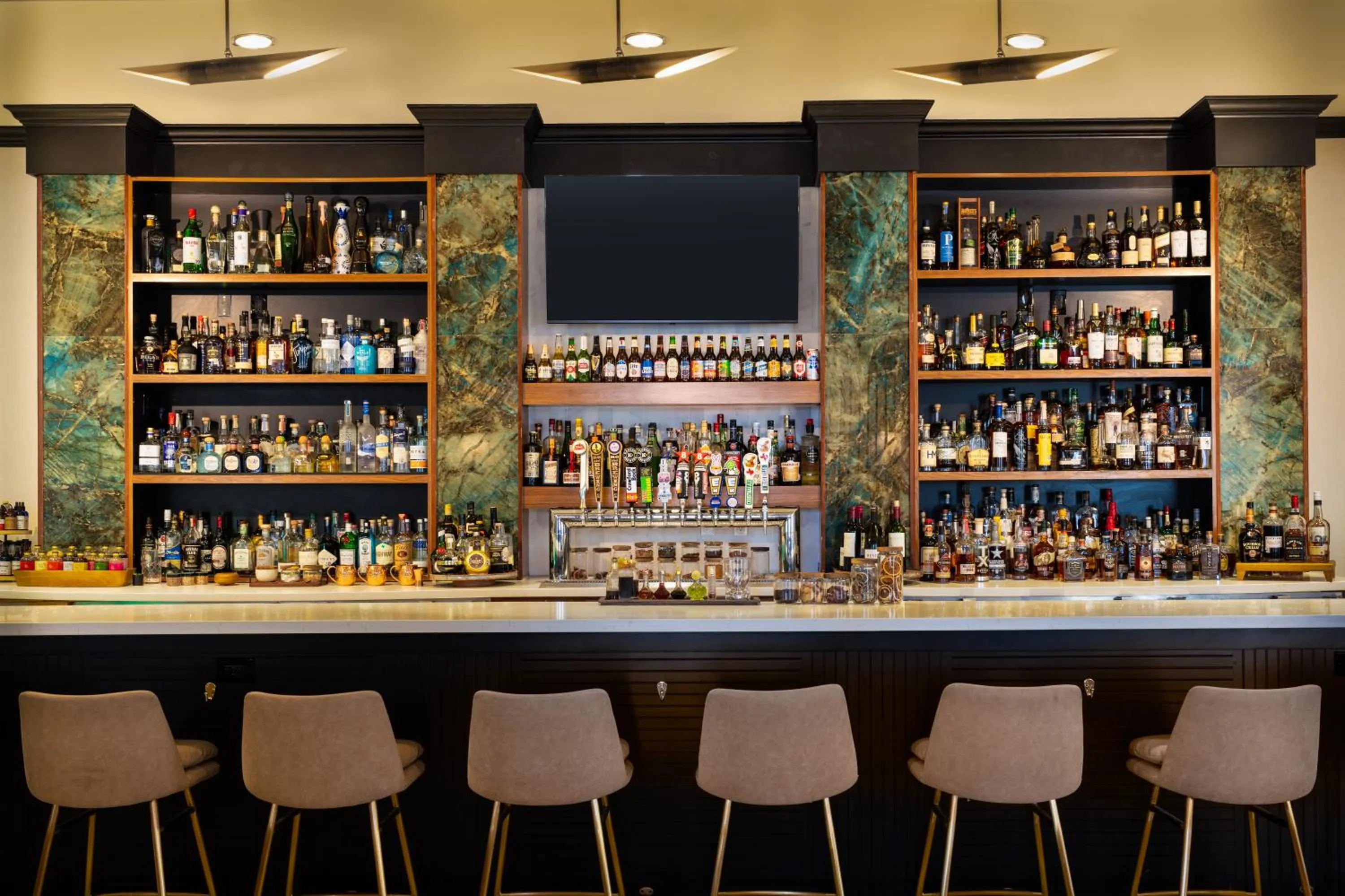 Restaurant/places to eat in DoubleTree by Hilton Houston Westchase