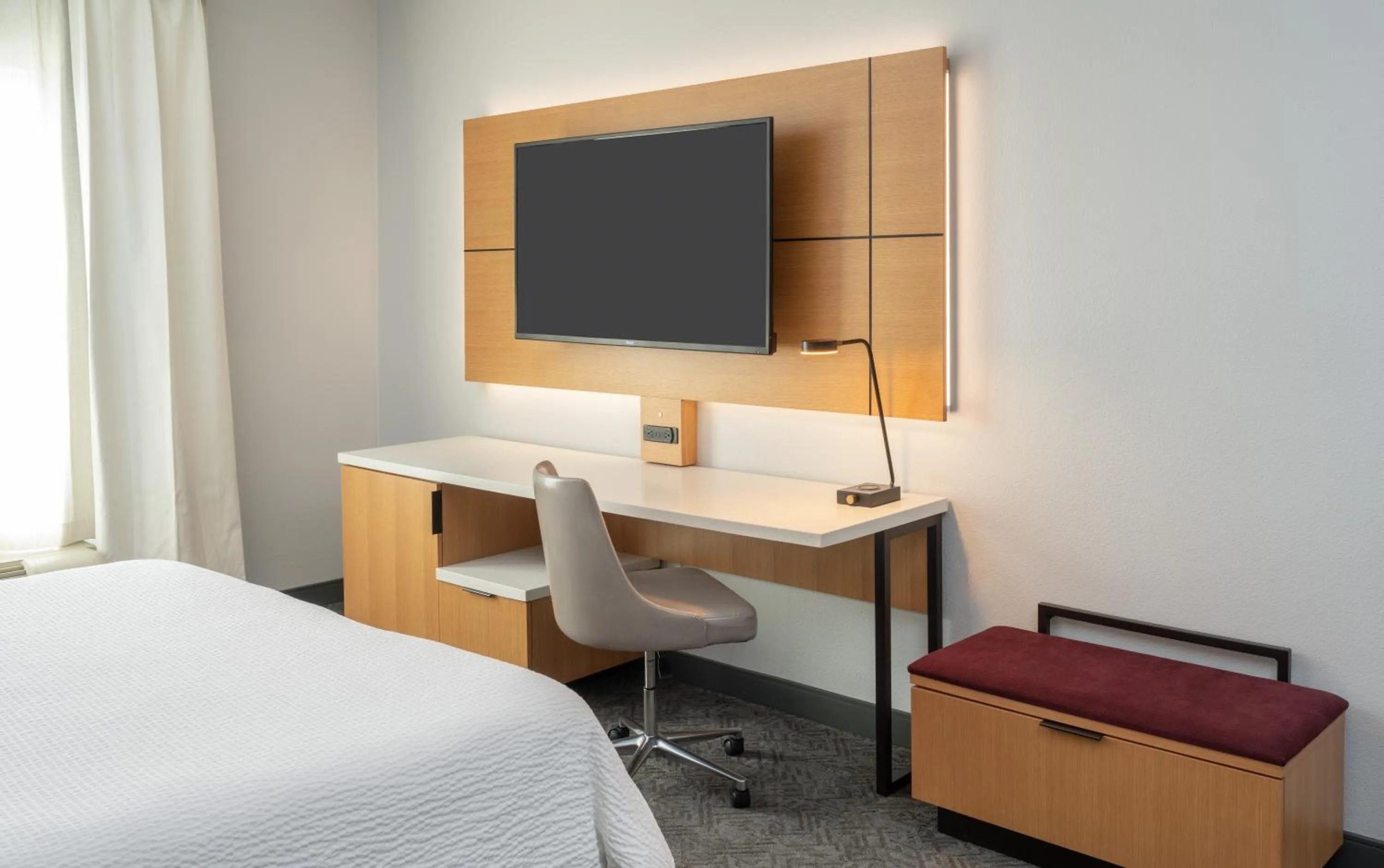 Bed in DoubleTree by Hilton Houston Westchase