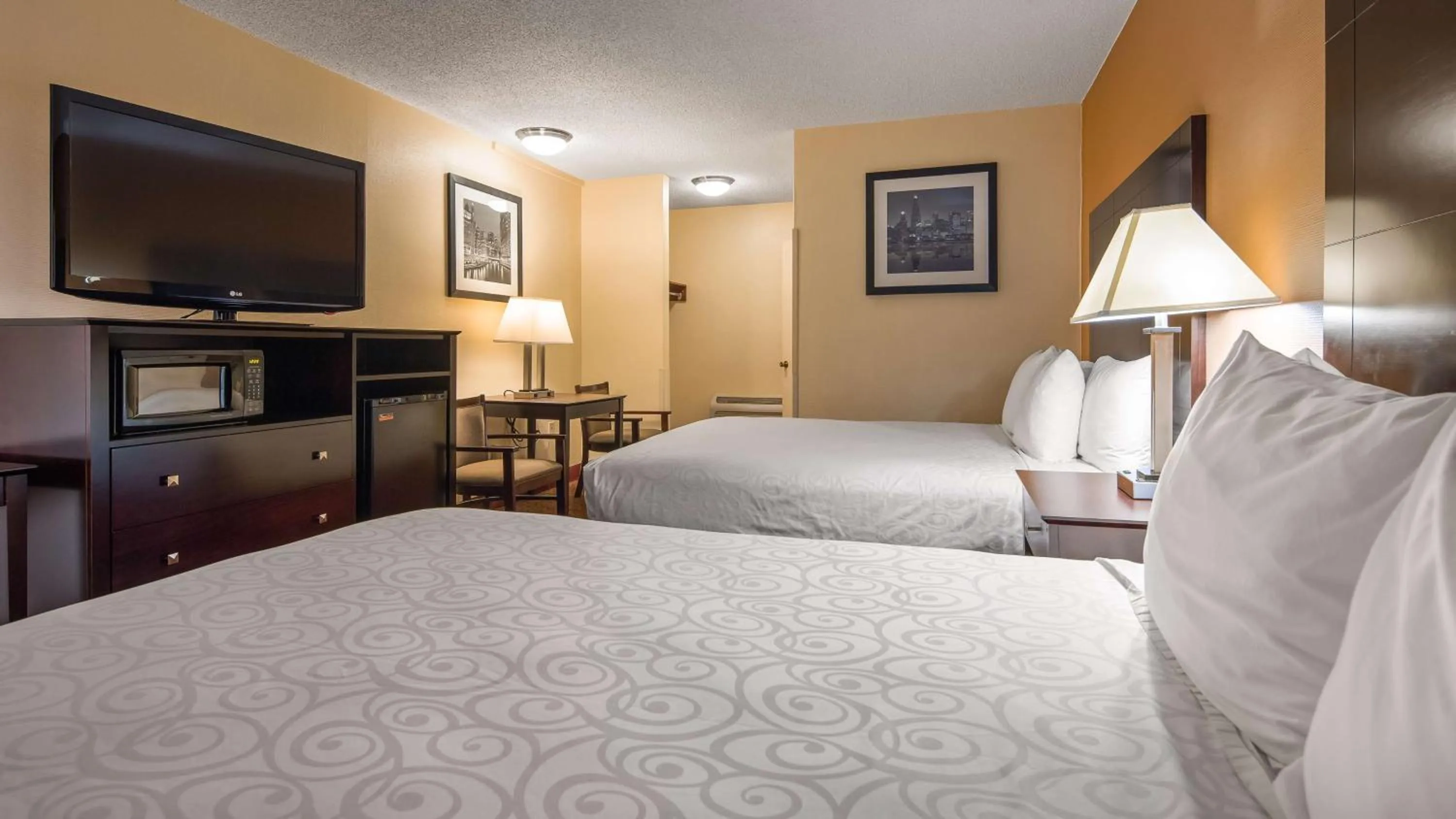 Photo of the whole room in Best Western Inn of St. Charles