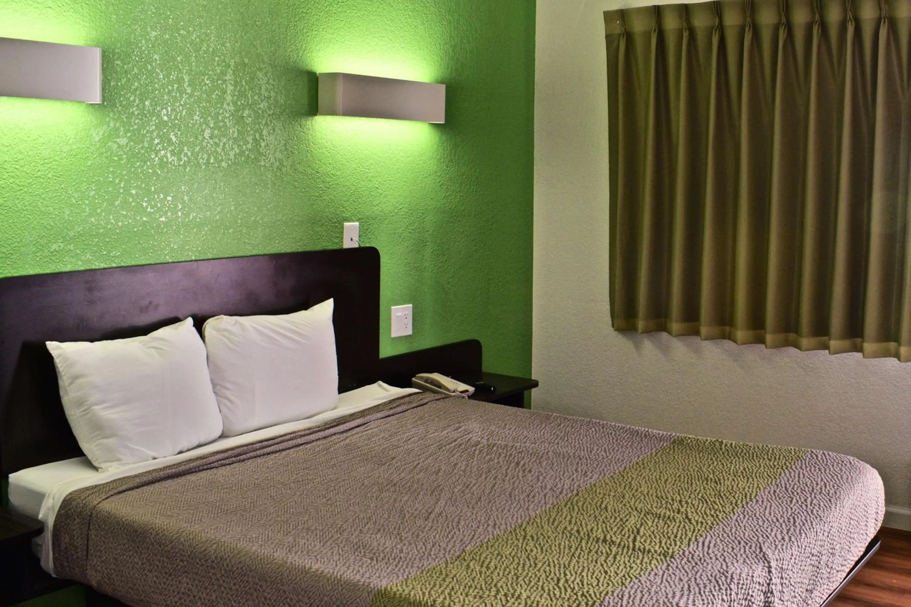 Photo of the whole room, Bed in Motel 6-Barstow, CA