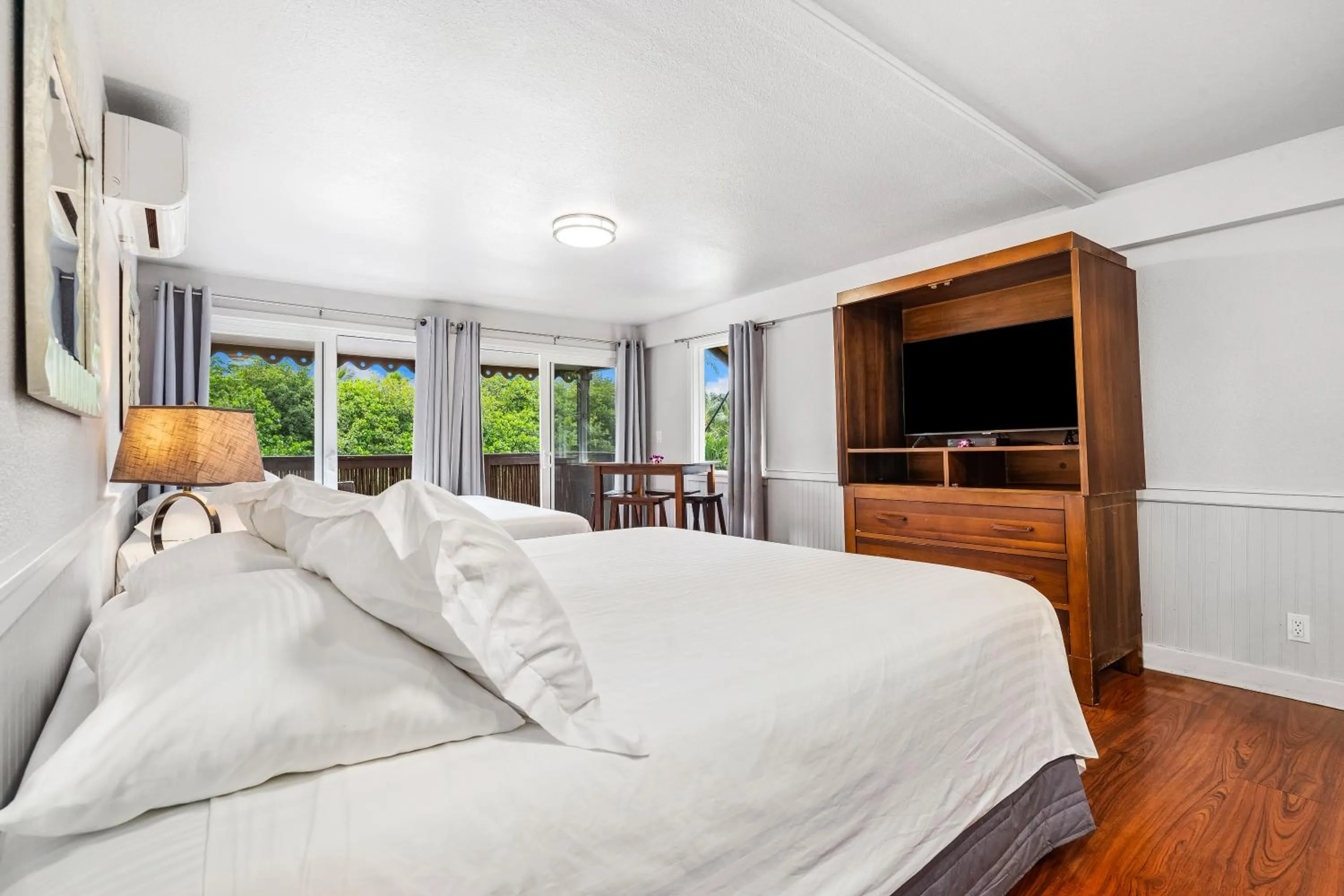 Bed in Paradise Bay Resort