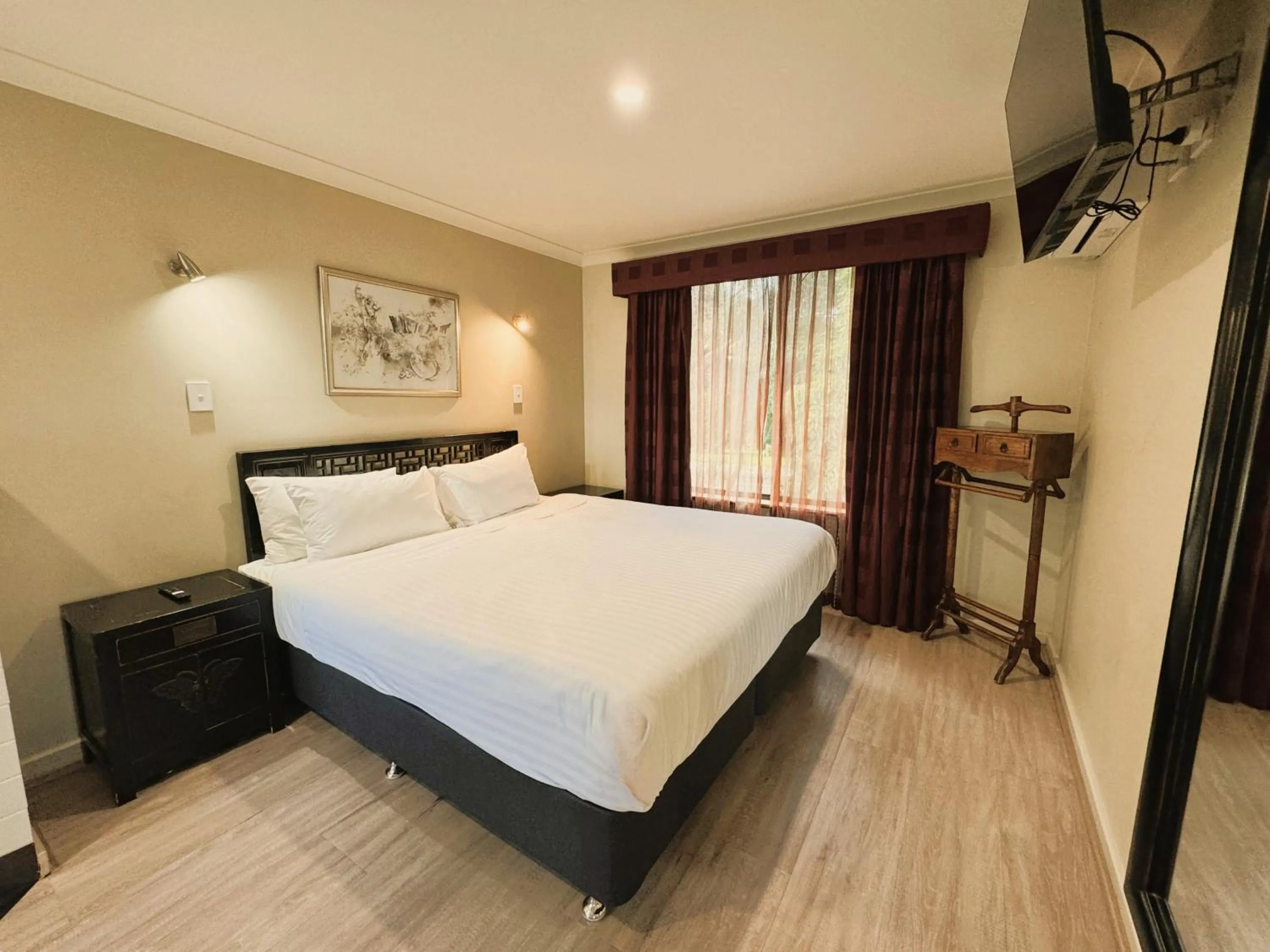 Bed in Bay Village Dunsborough