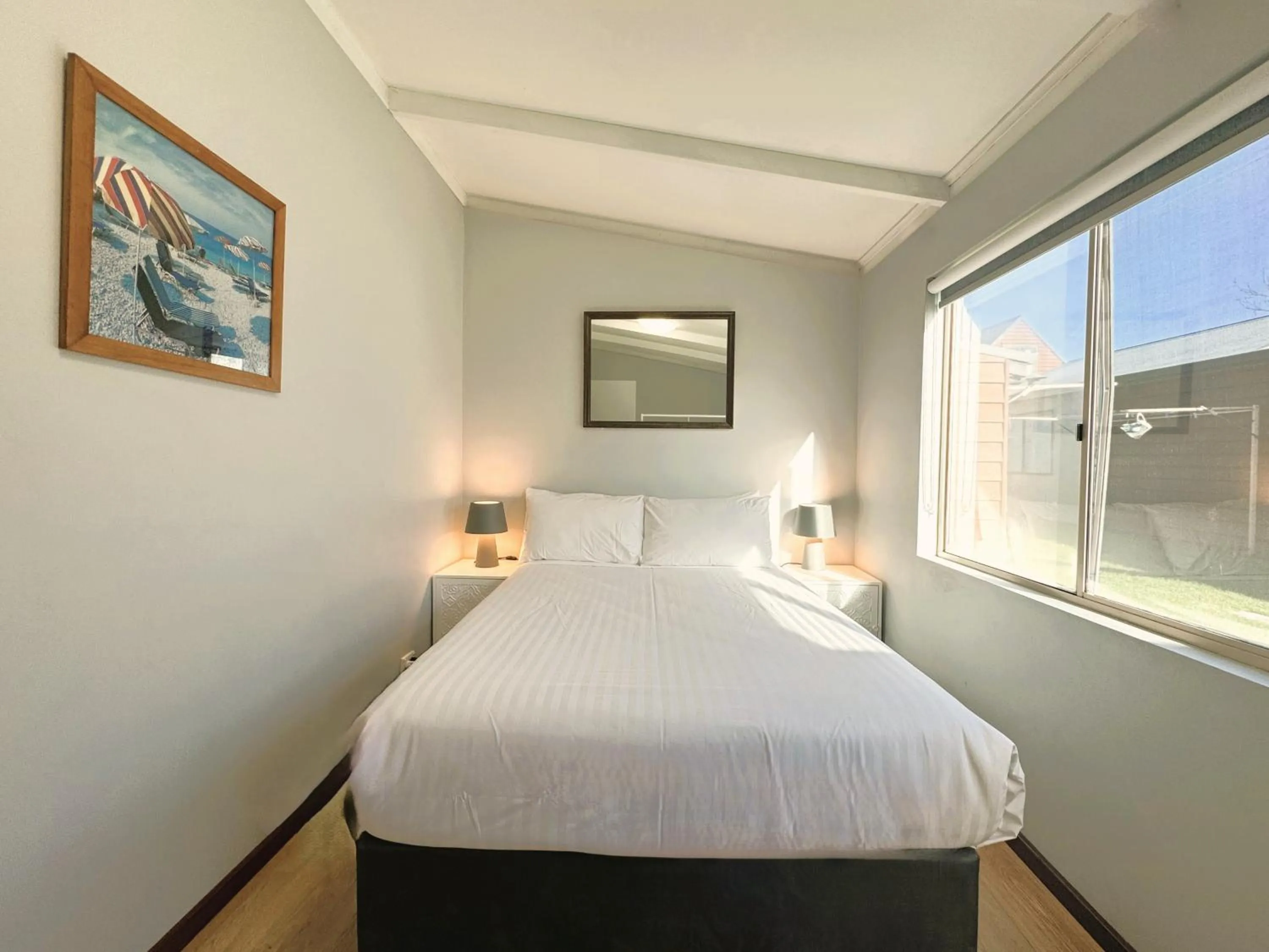 Bed in Bay Village Dunsborough