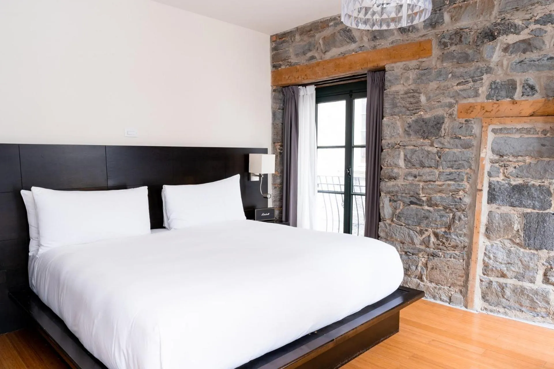 Bedroom, Bed in Le Petit Hôtel Vieux-Montréal - Saint-Paul by Gray Collection
