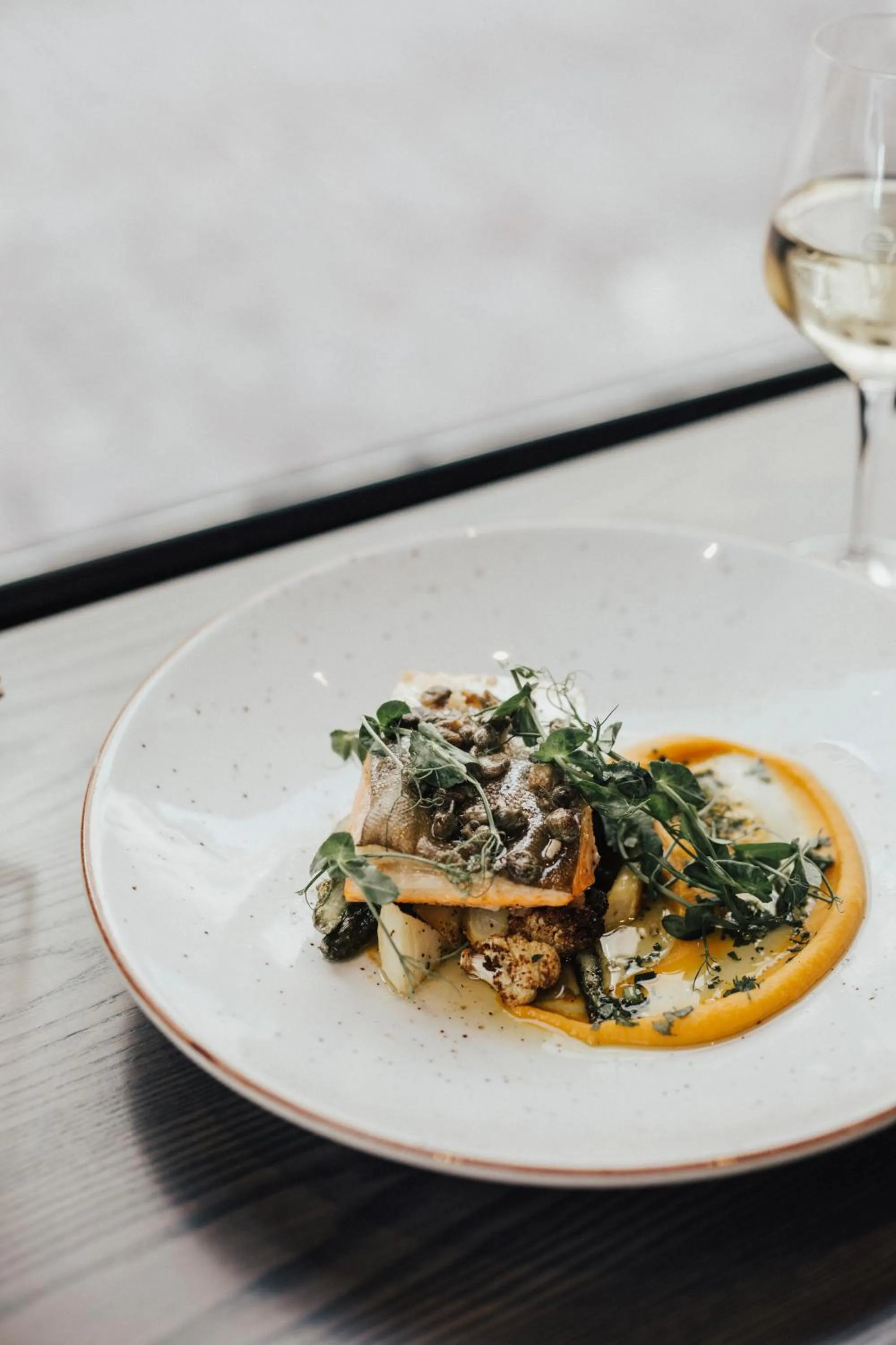 Food and drinks in Le Petit Hôtel Vieux-Montréal - Saint-Paul by Gray Collection