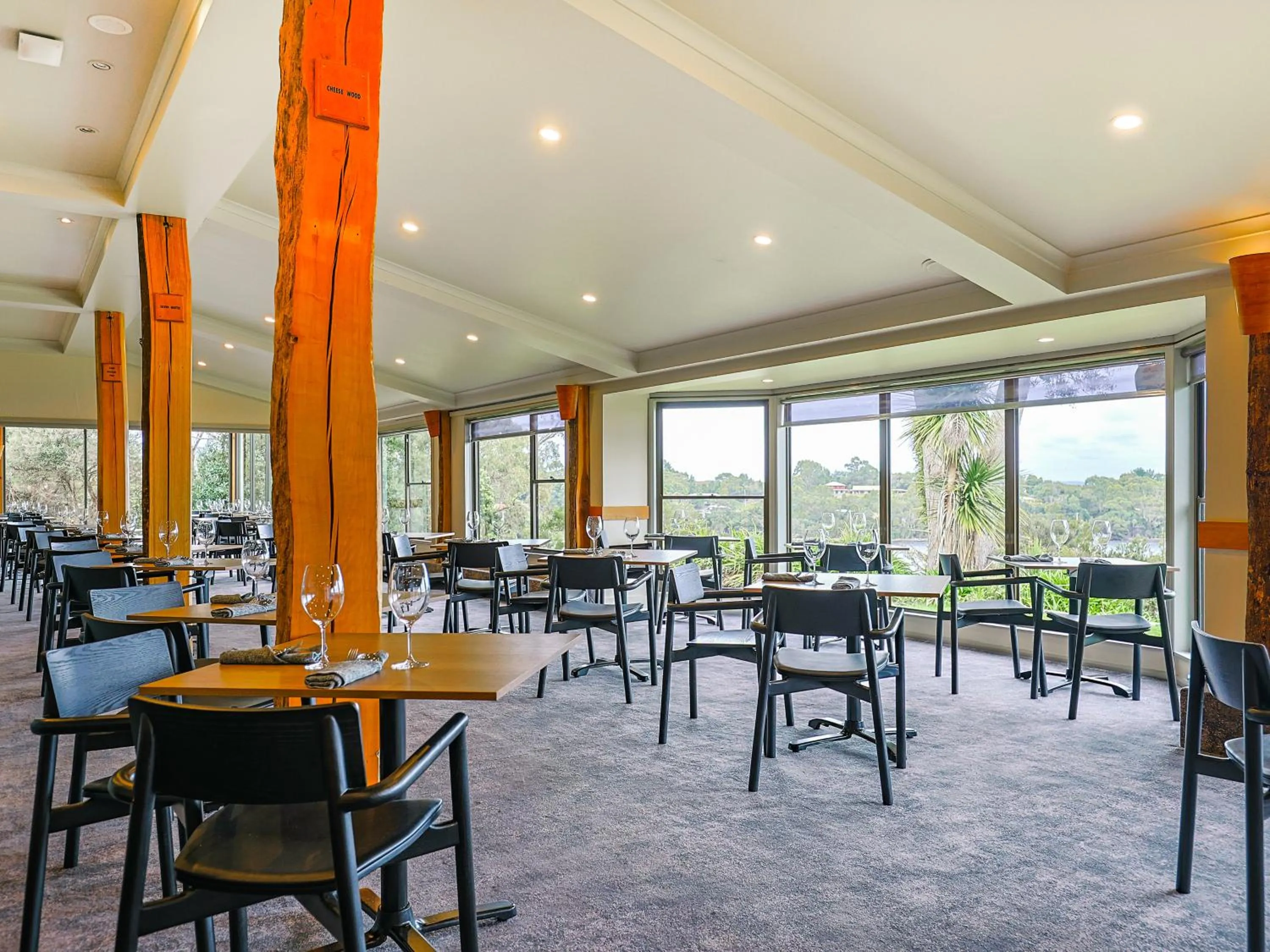 Restaurant/places to eat in Strahan Village