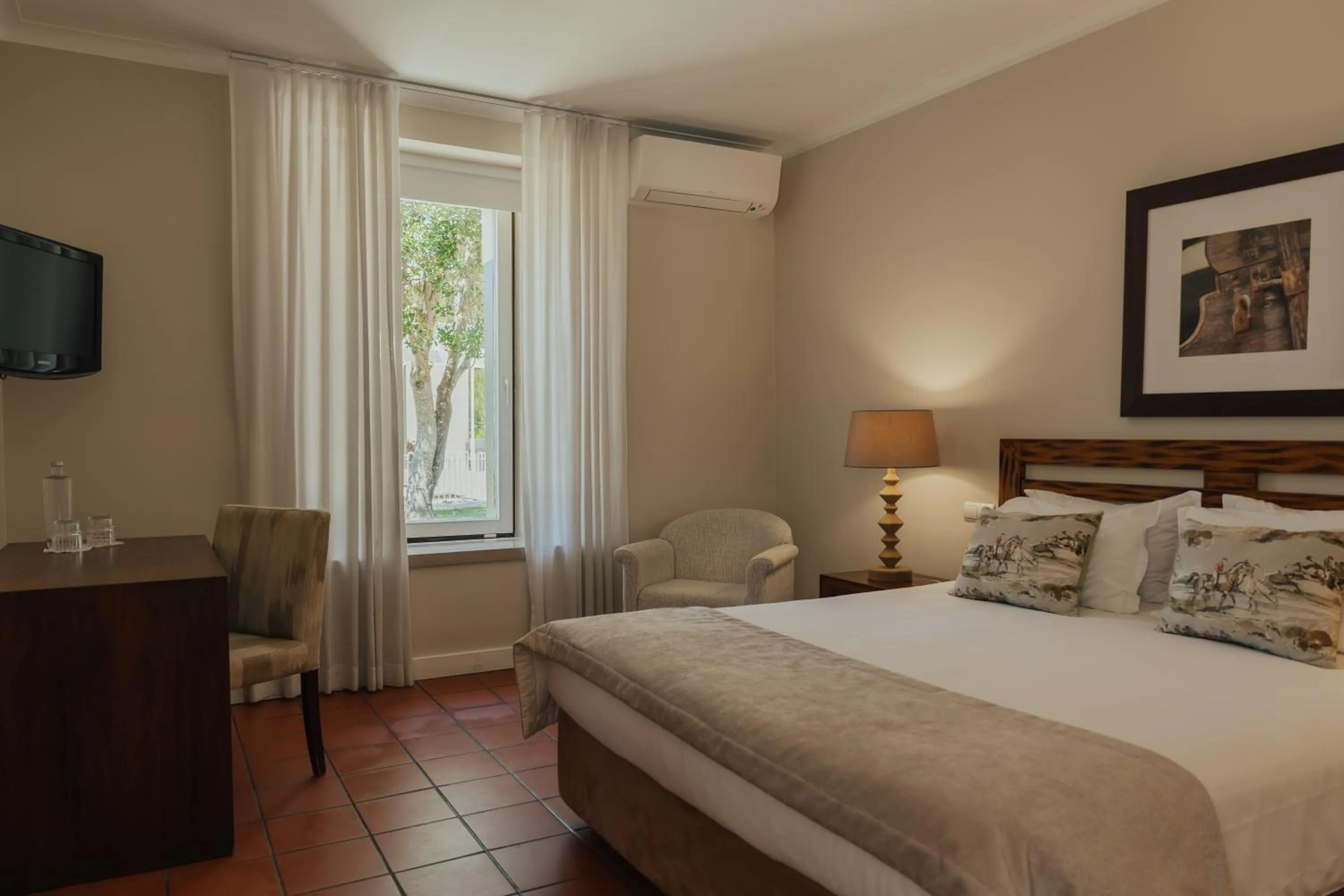 Bedroom, Bed in Quinta do Pinheiro Hotel E Eventos by Grupo Quinta dos Lagos