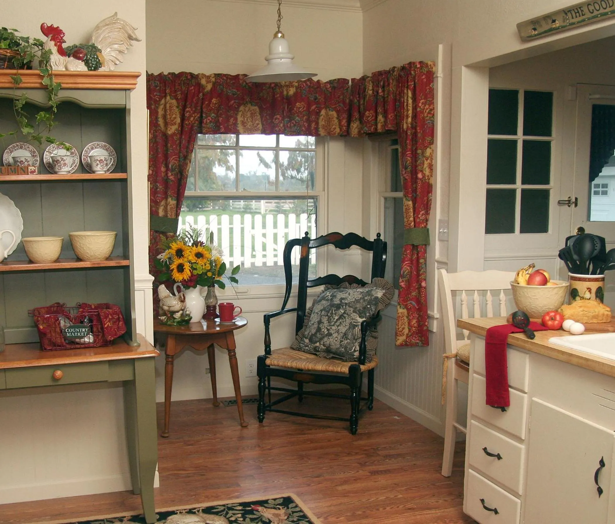 Breakfast in Cottage on Armstrong