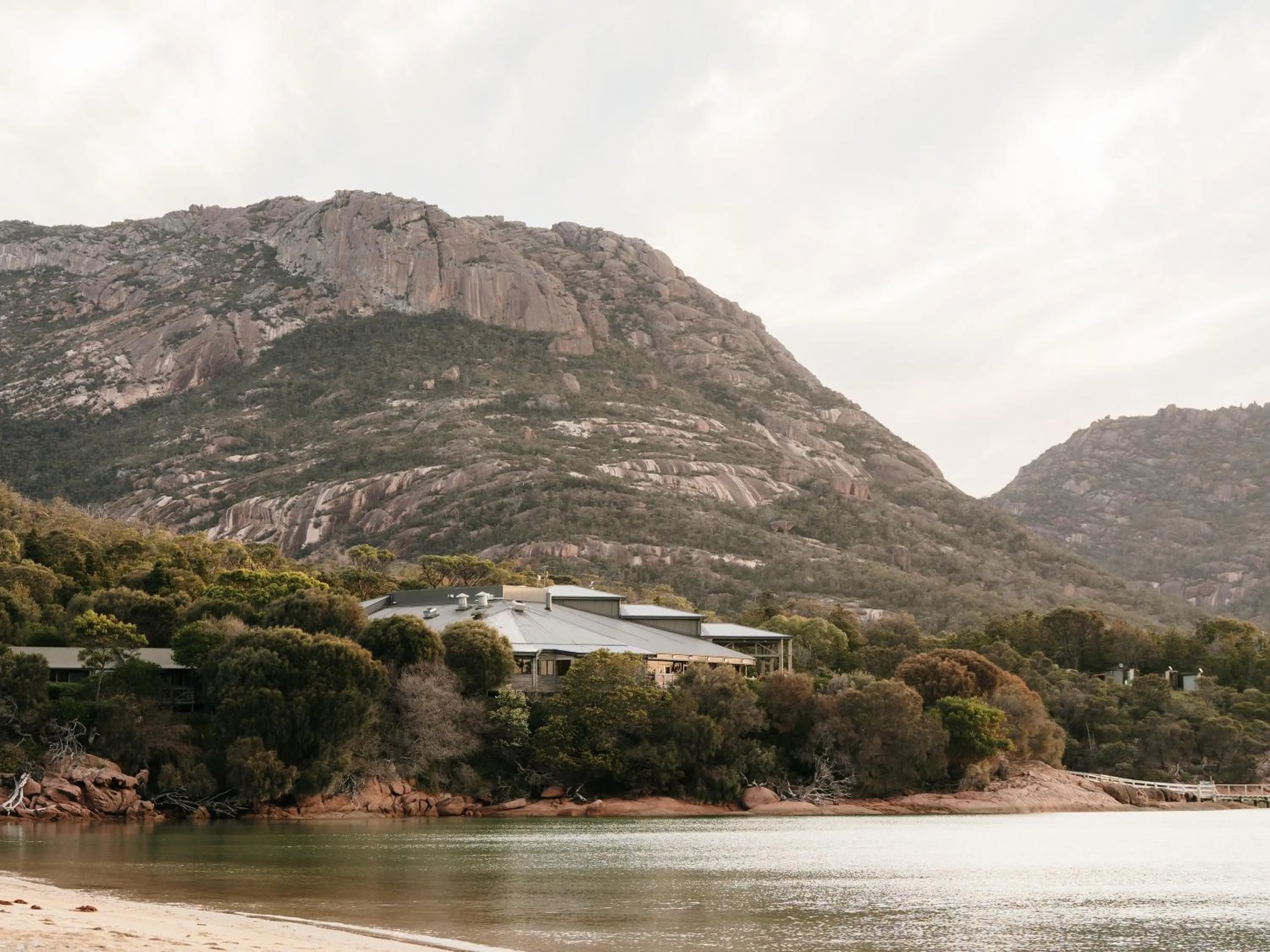 Natural landscape in Freycinet Lodge