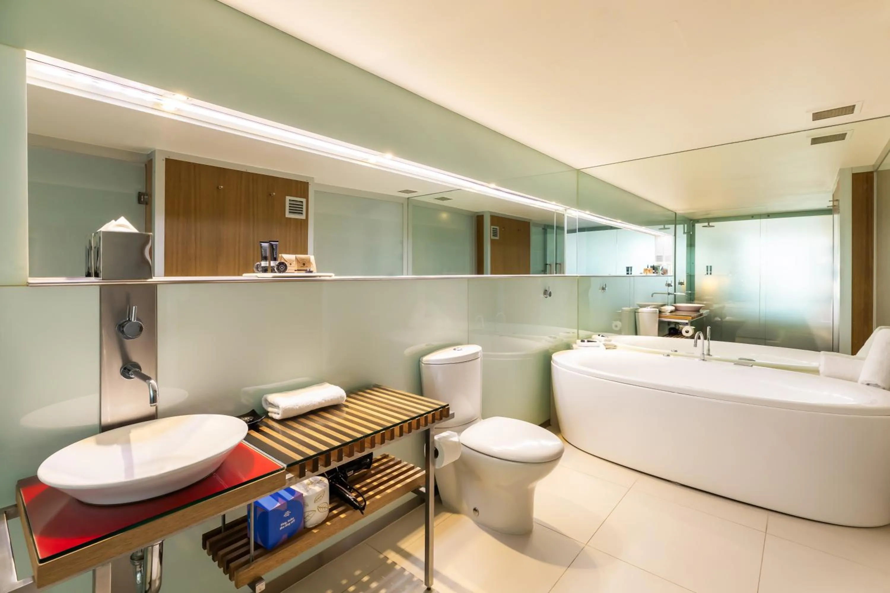 Bathroom in The Henry Jones Art Hotel