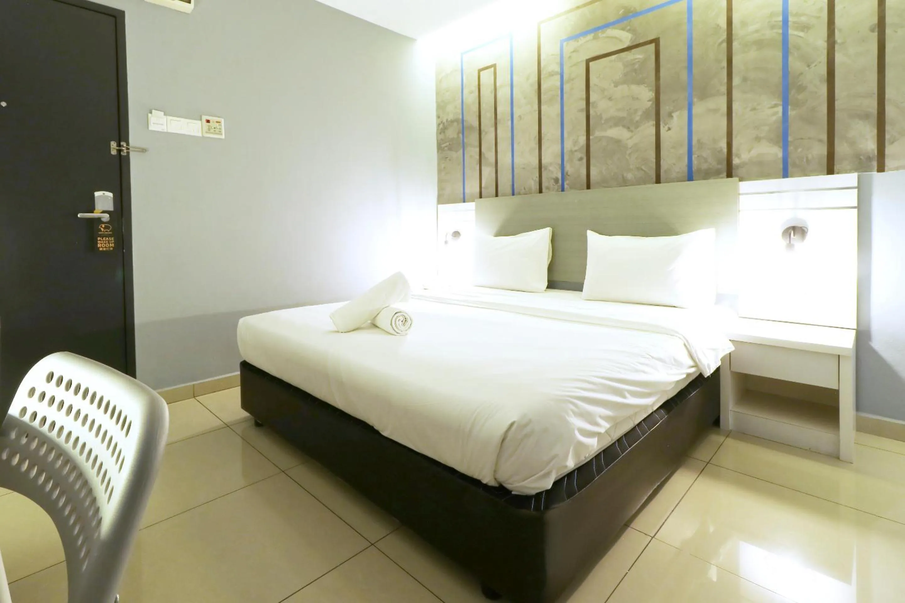 Bedroom, Bed in Suite Dreamz Hotel