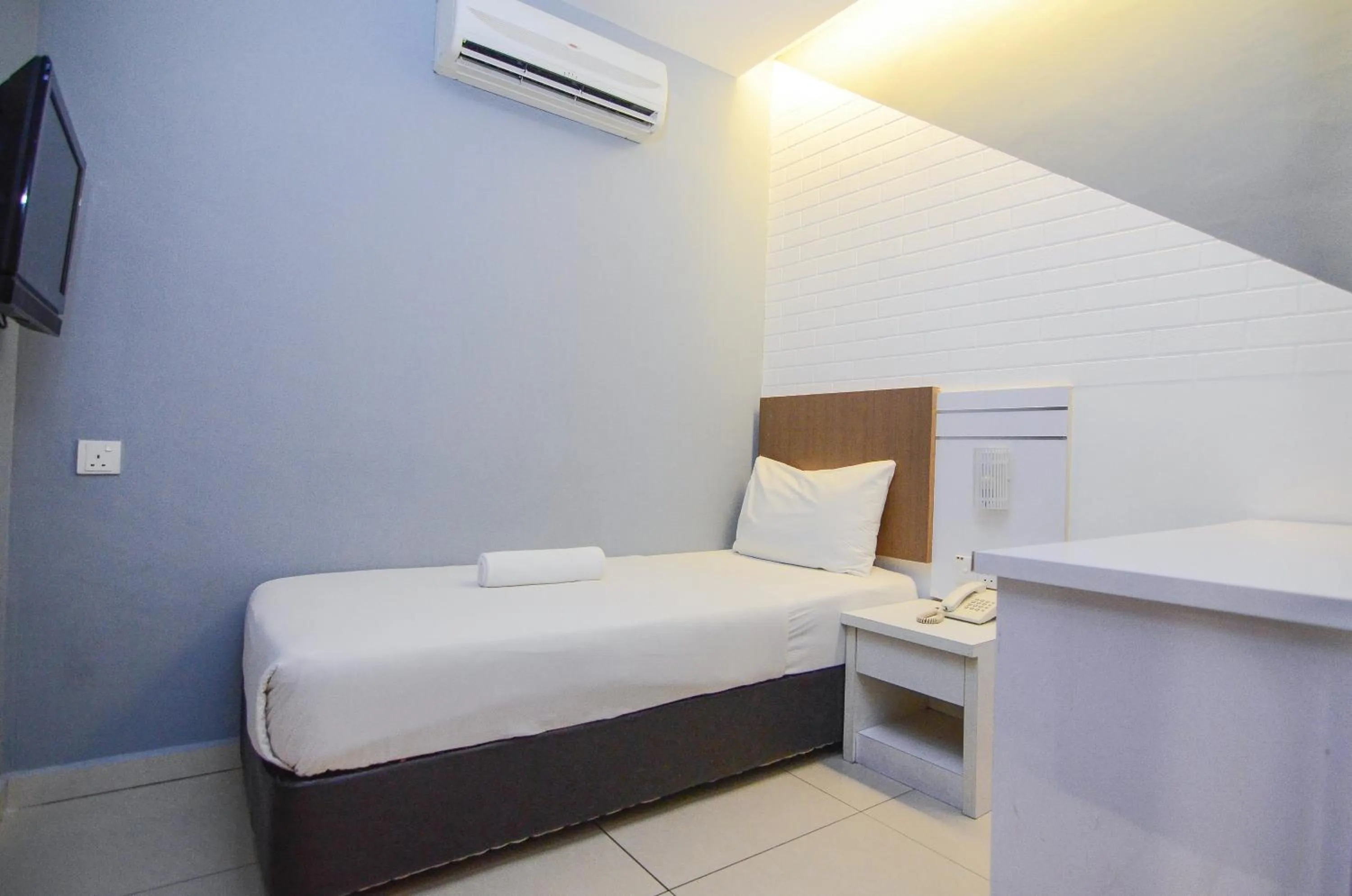 Bedroom, Bed in Suite Dreamz Hotel