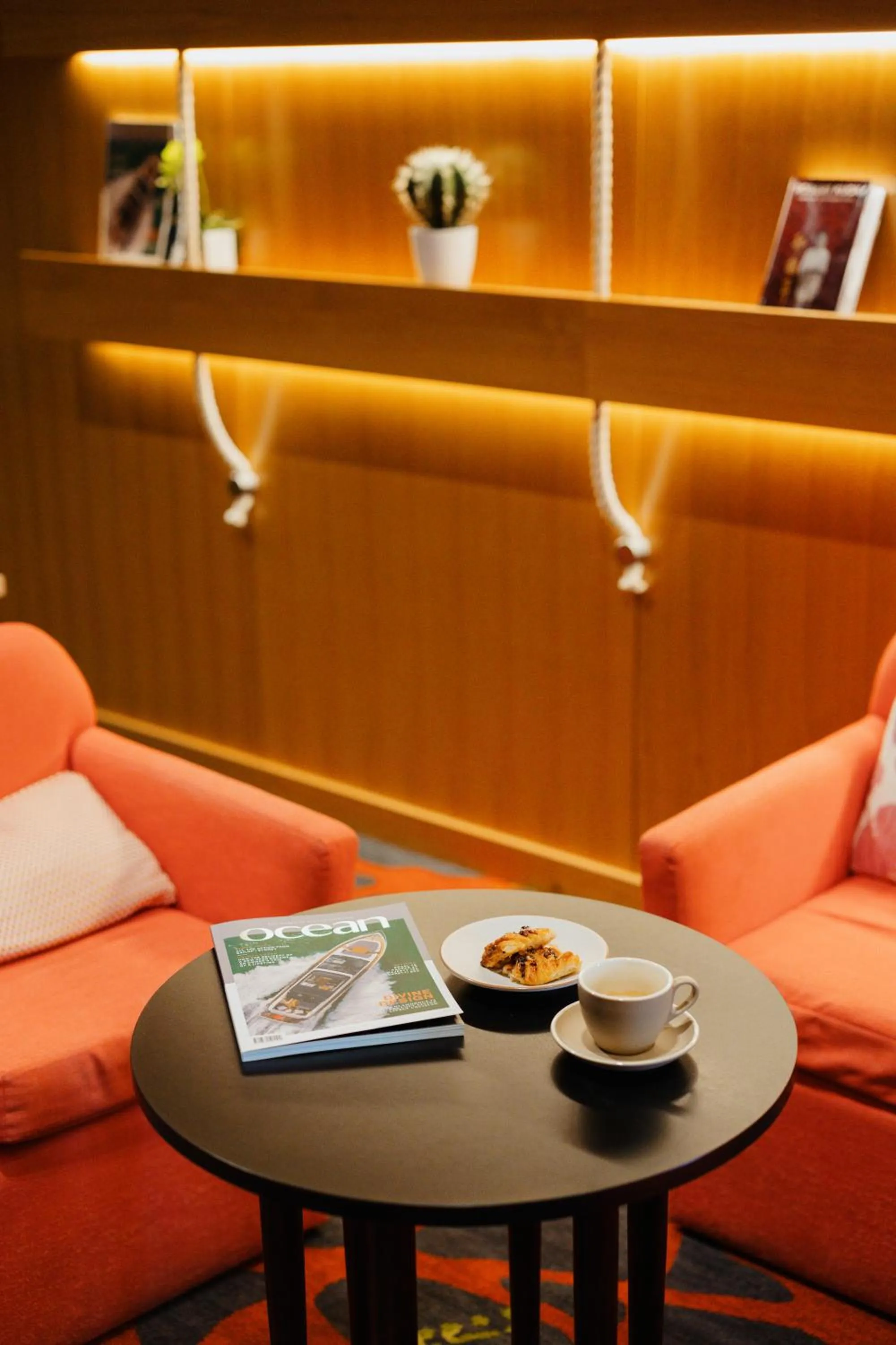 Lounge or bar in Shangri-La The Marina, Cairns