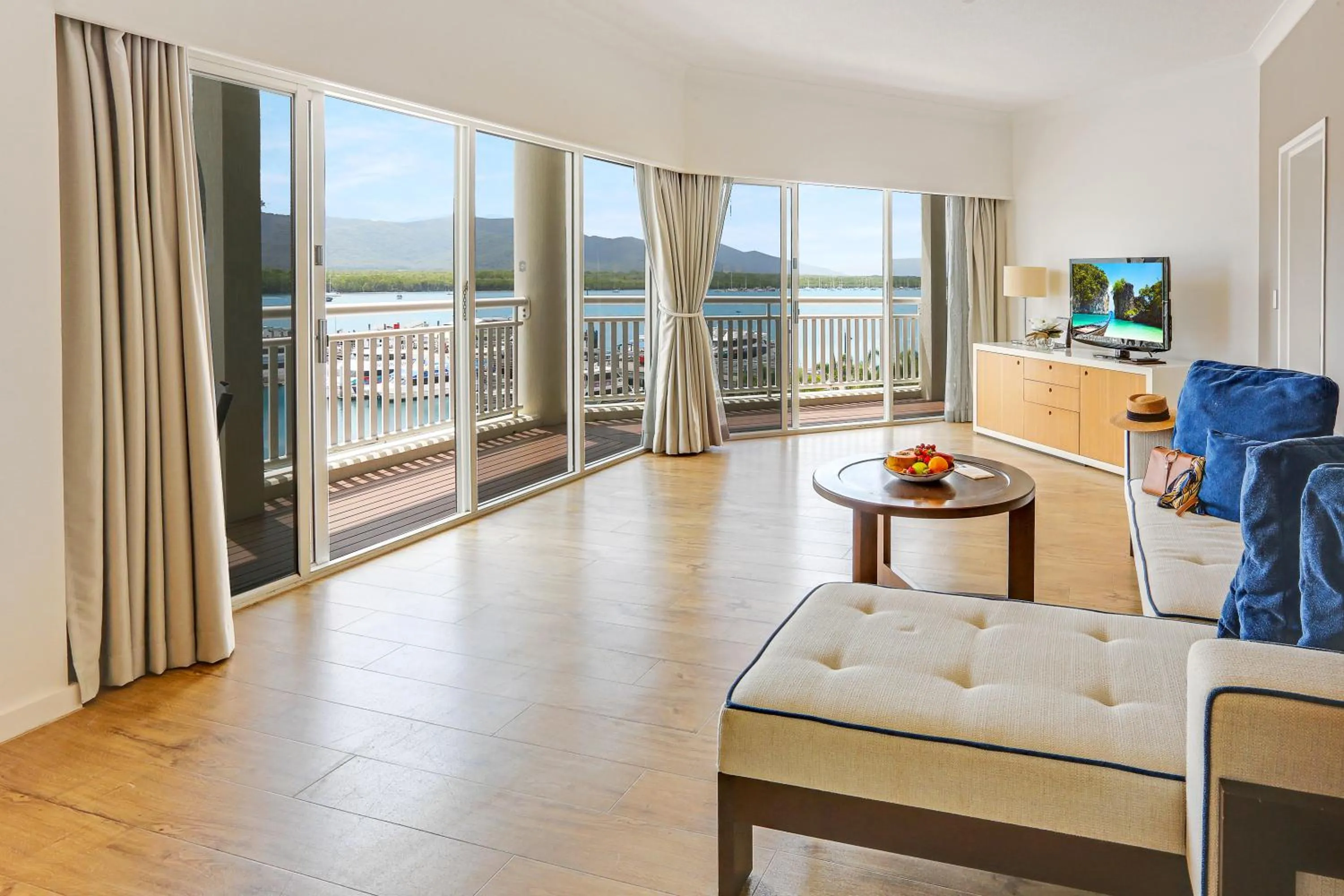 Living room in Shangri-La The Marina, Cairns