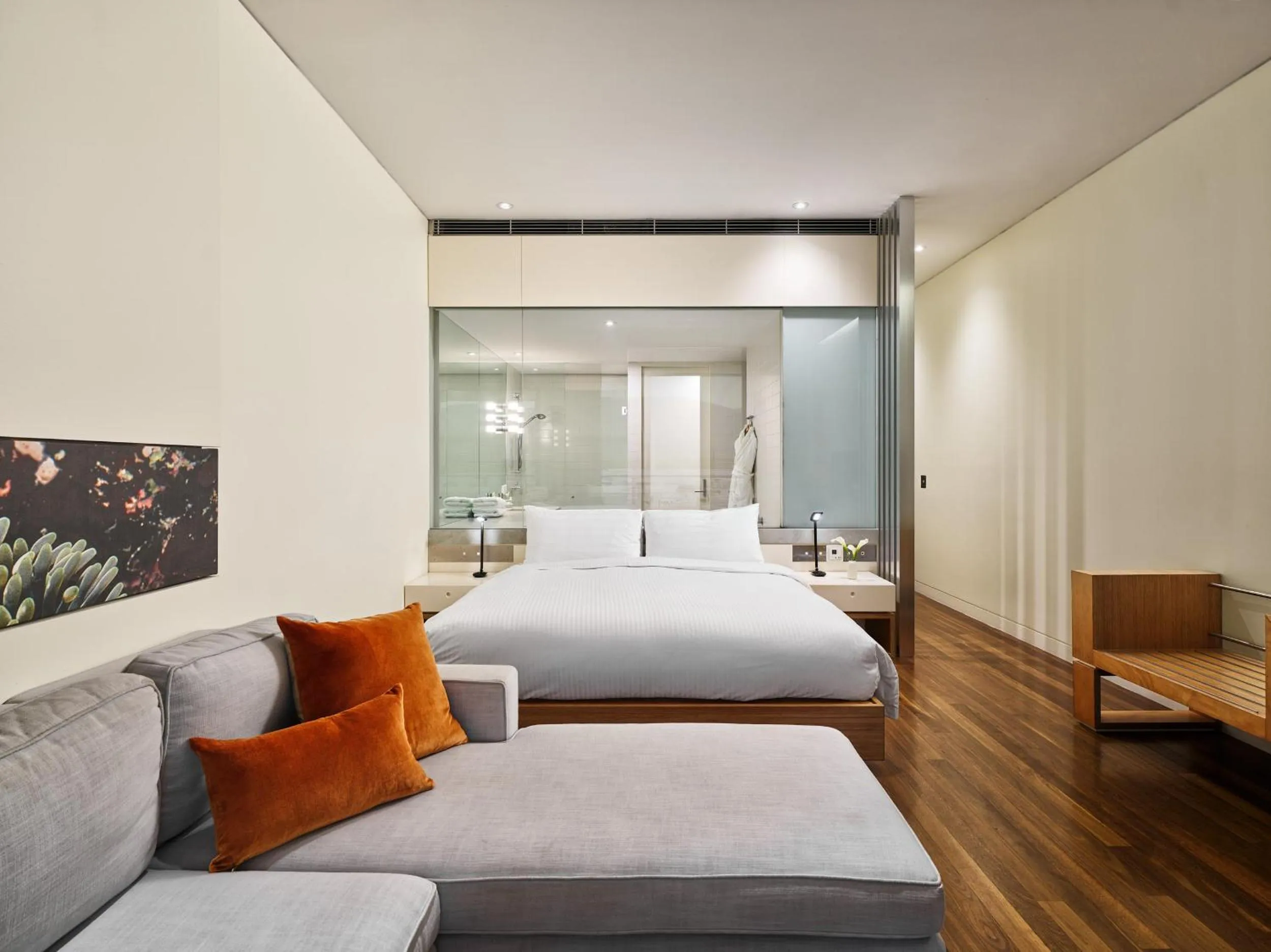 Bedroom, Bed in Shangri-La The Marina, Cairns