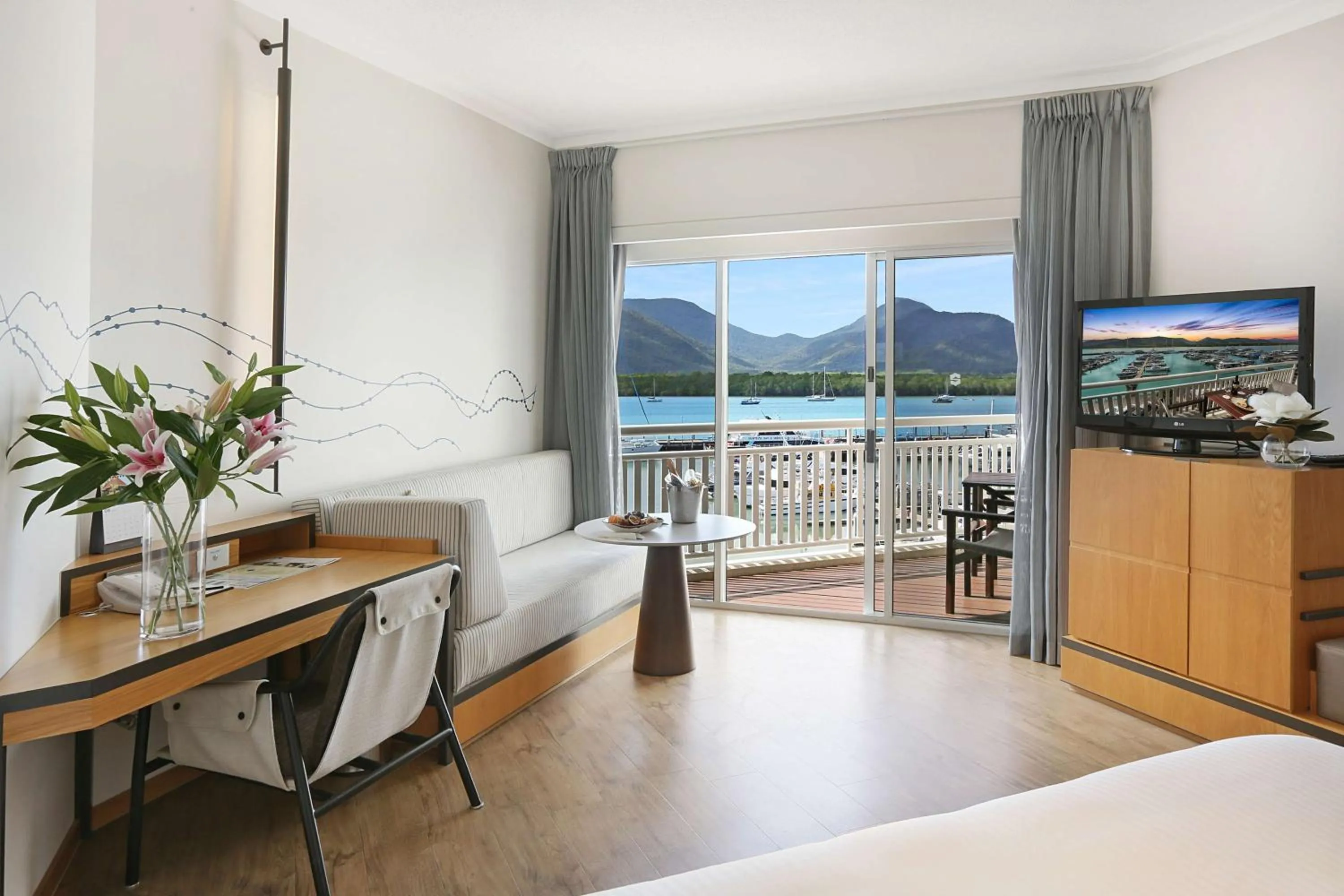 Photo of the whole room in Shangri-La The Marina, Cairns