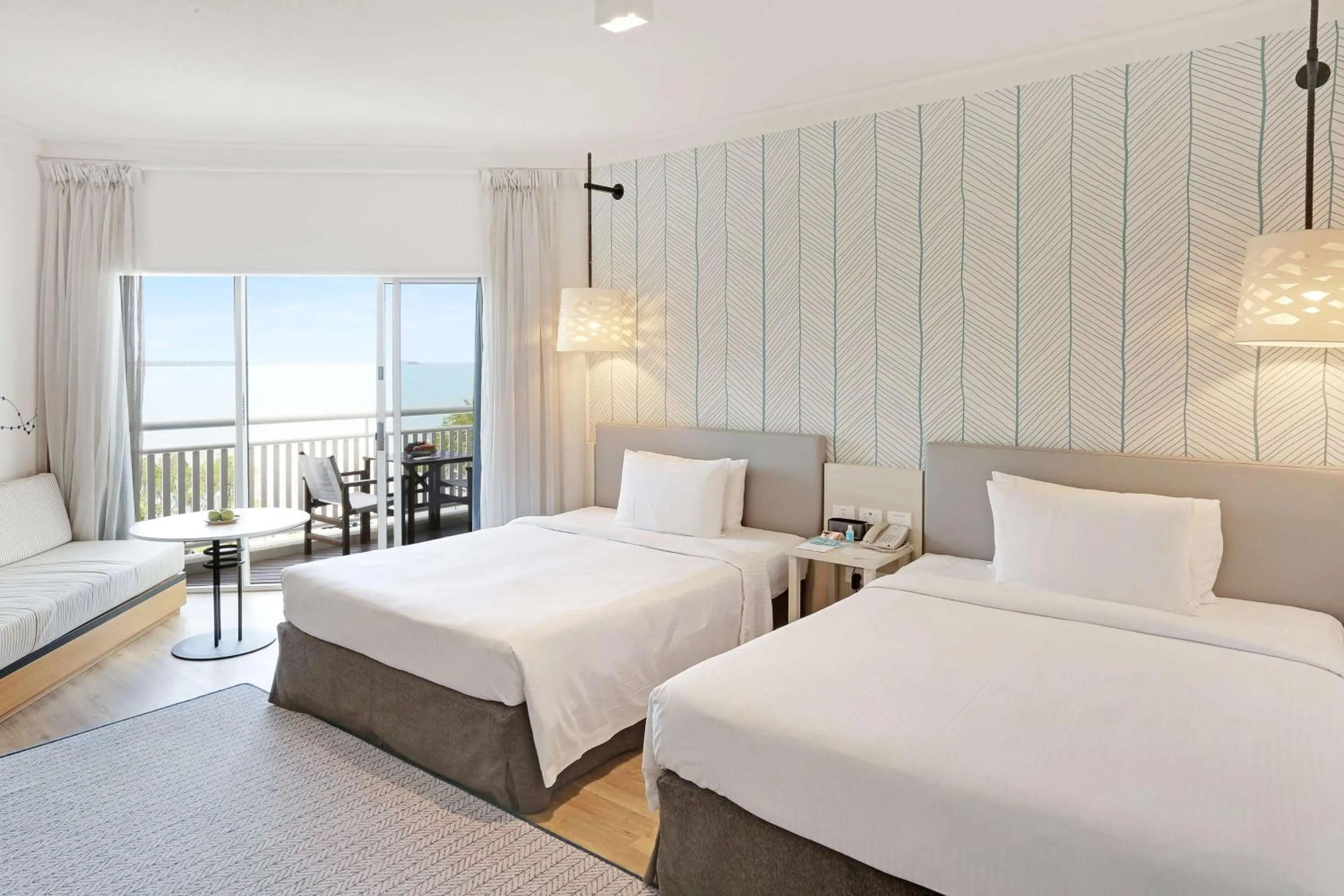 Bedroom, Bed in Shangri-La The Marina, Cairns