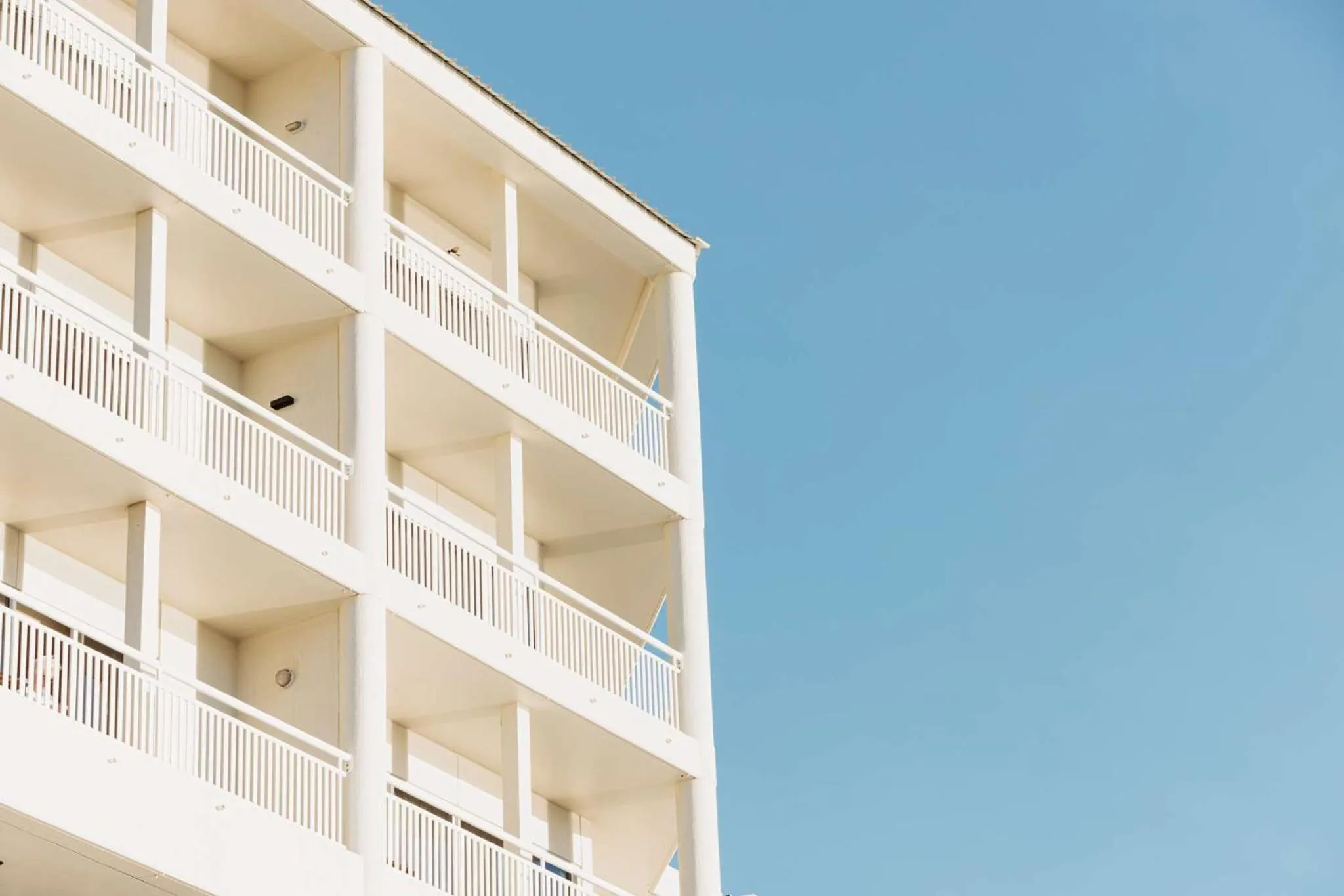 Property building in Shangri-La The Marina, Cairns