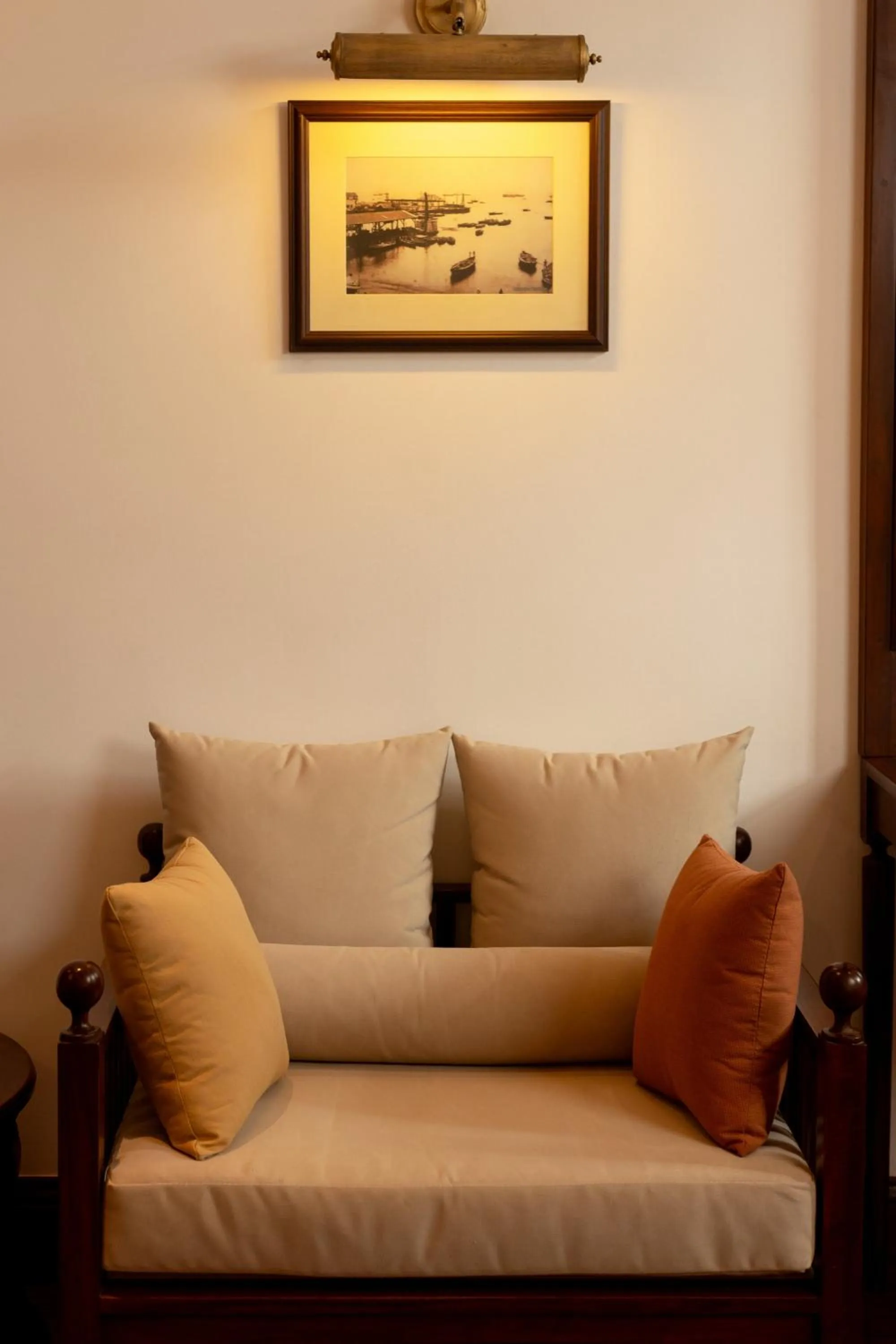 Seating area in Hotel Suisse Kandy - Since 1890