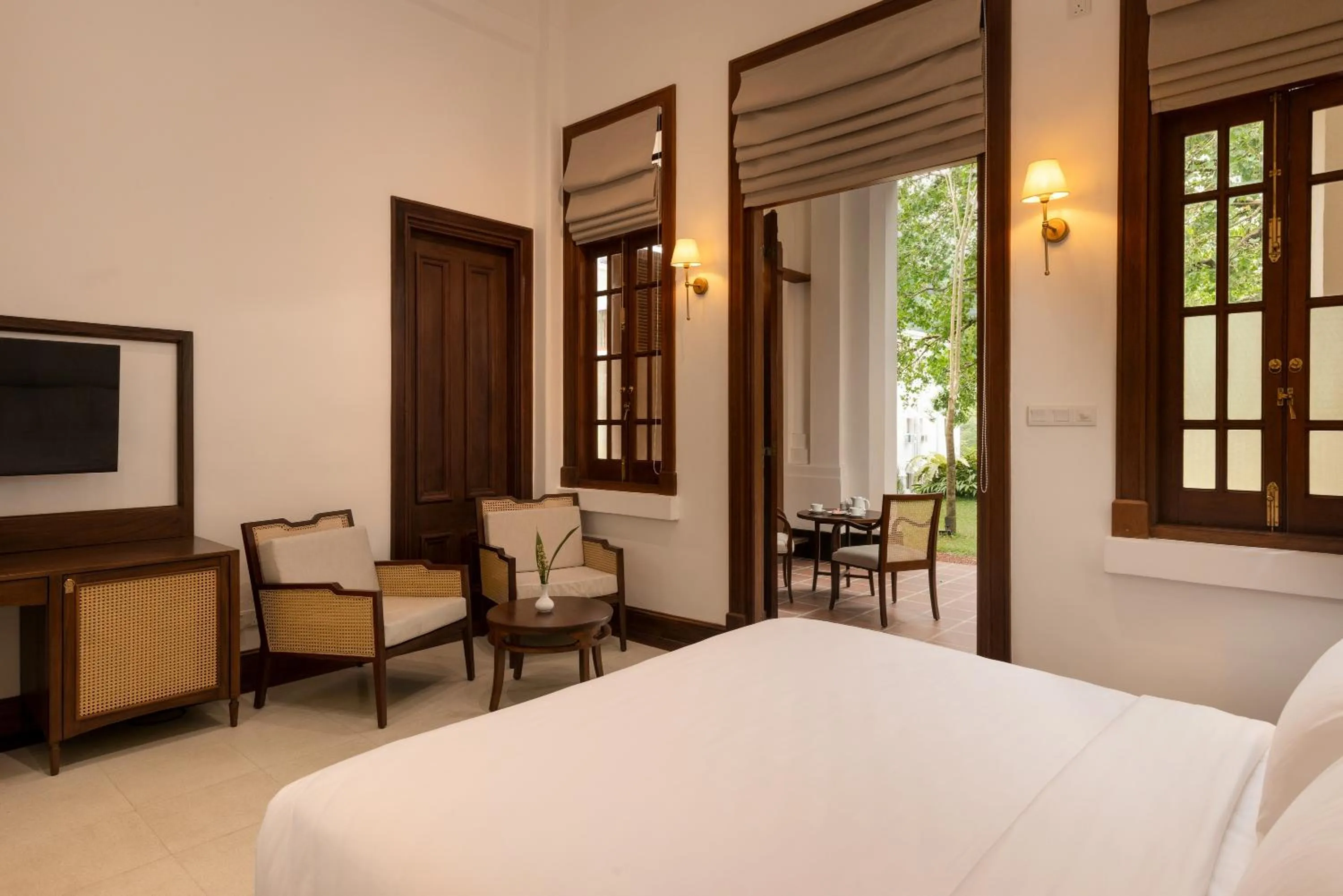 Photo of the whole room, Bed in Hotel Suisse Kandy - Since 1890