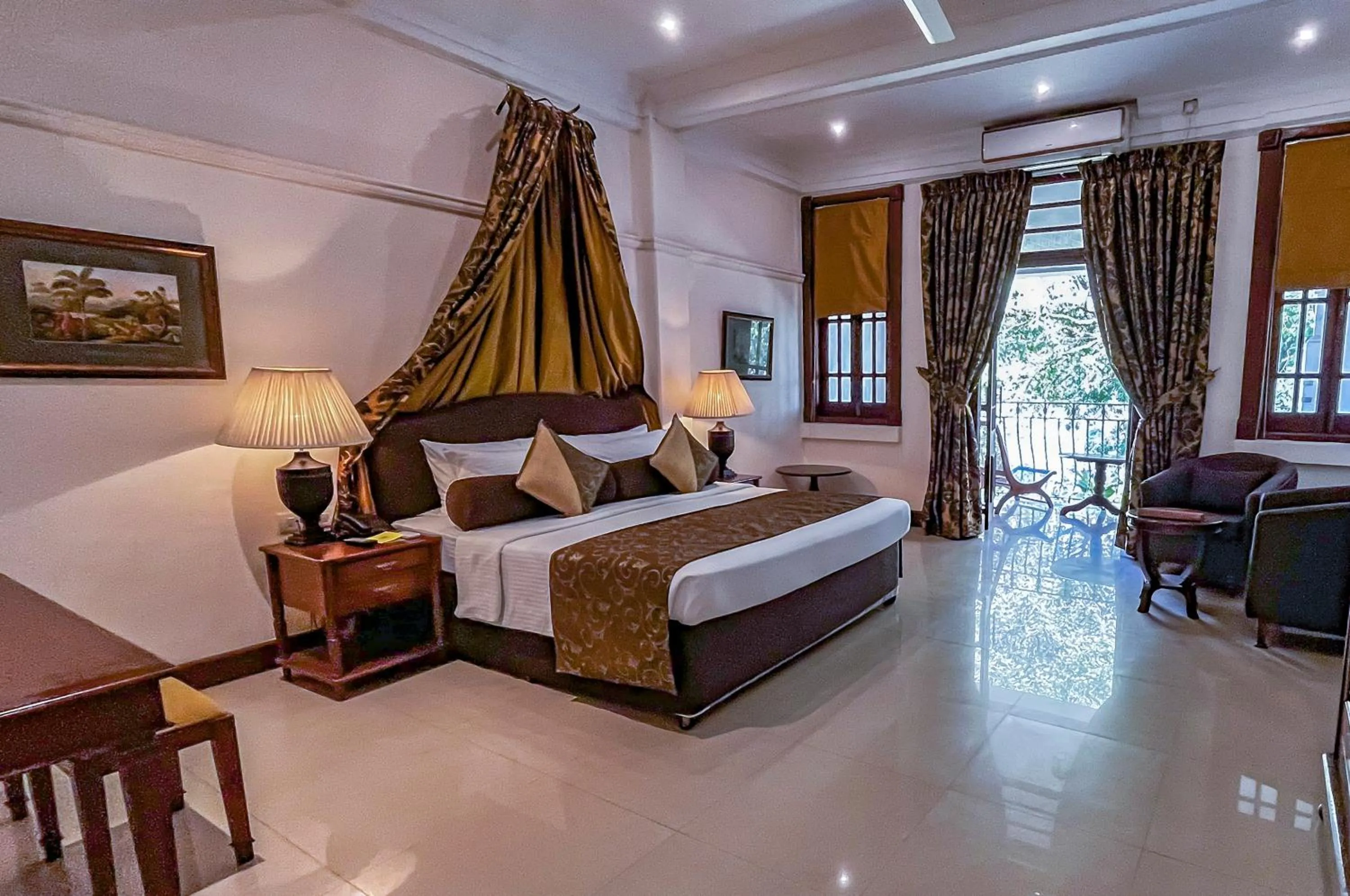 Zeylan Suite Room in Hotel Suisse Kandy - Since 1890