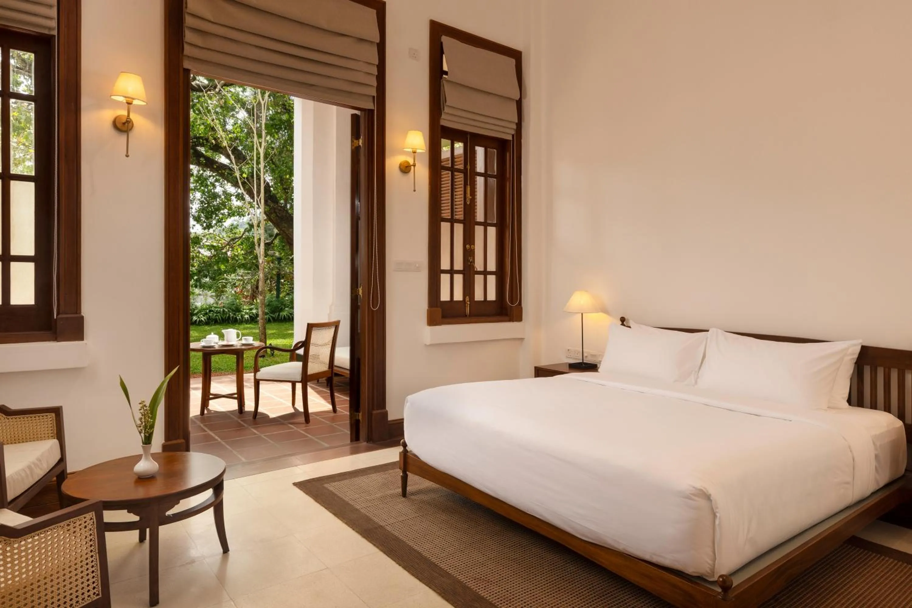 Photo of the whole room, Bed in Hotel Suisse Kandy - Since 1890