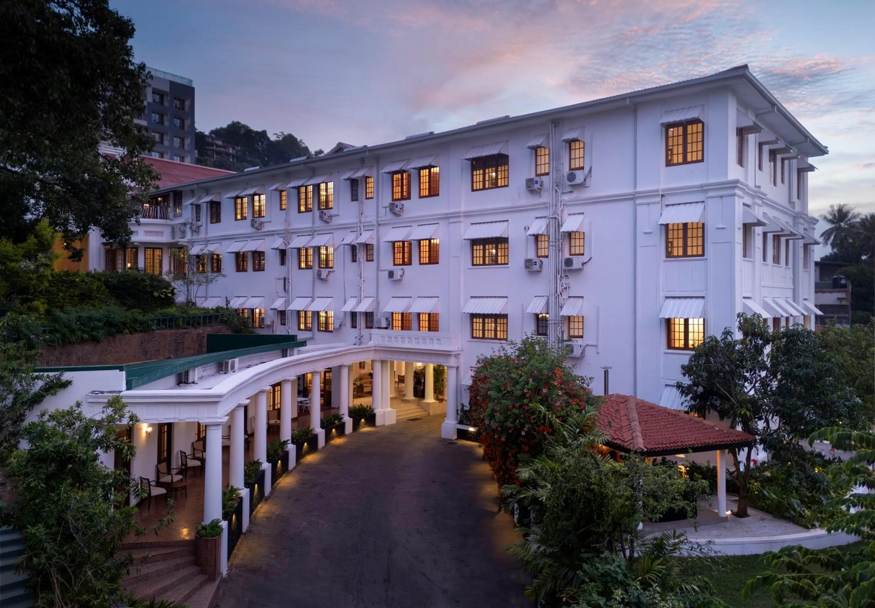 Facade/entrance in Hotel Suisse Kandy - Since 1890