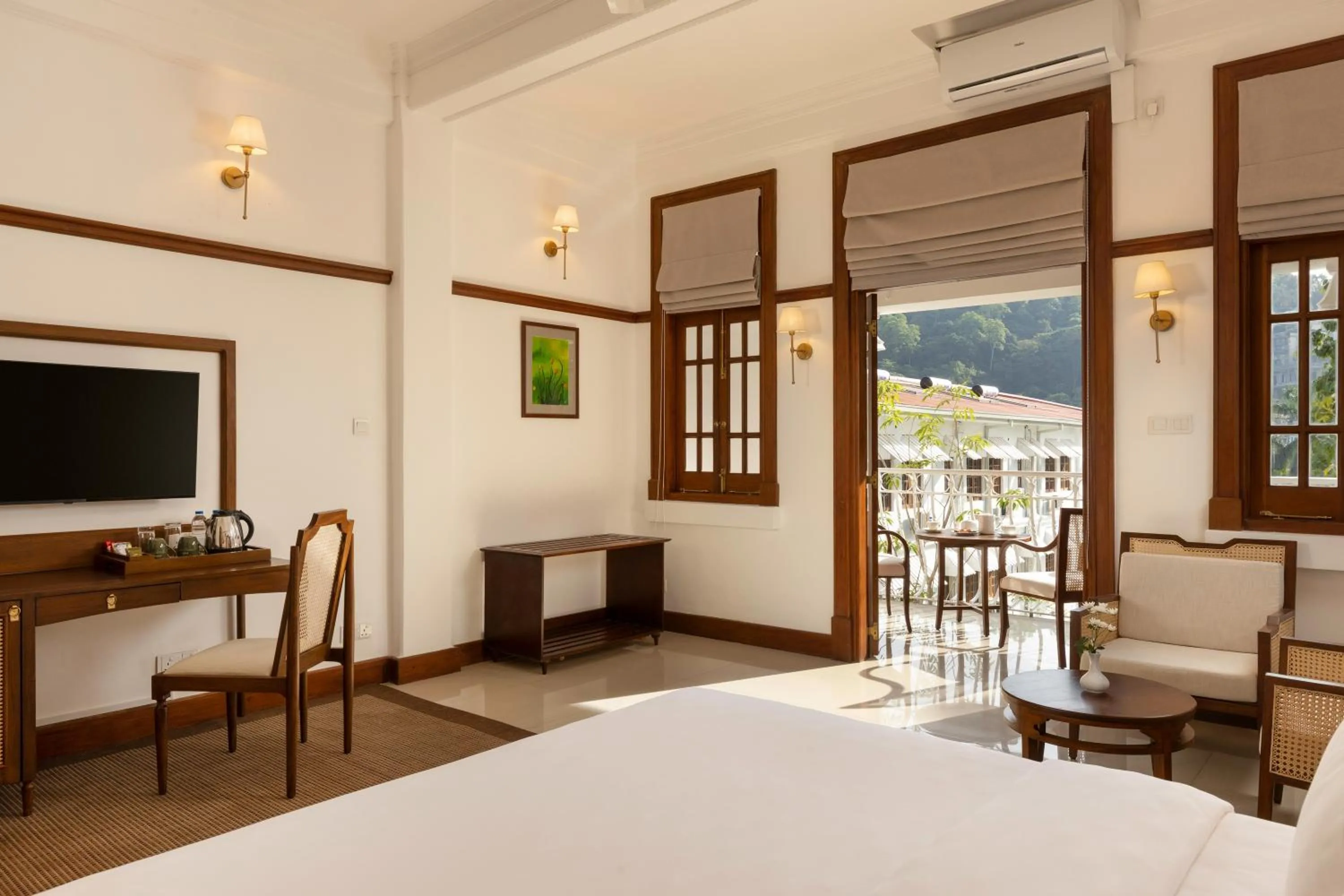 Seating area, Bed in Hotel Suisse Kandy - Since 1890