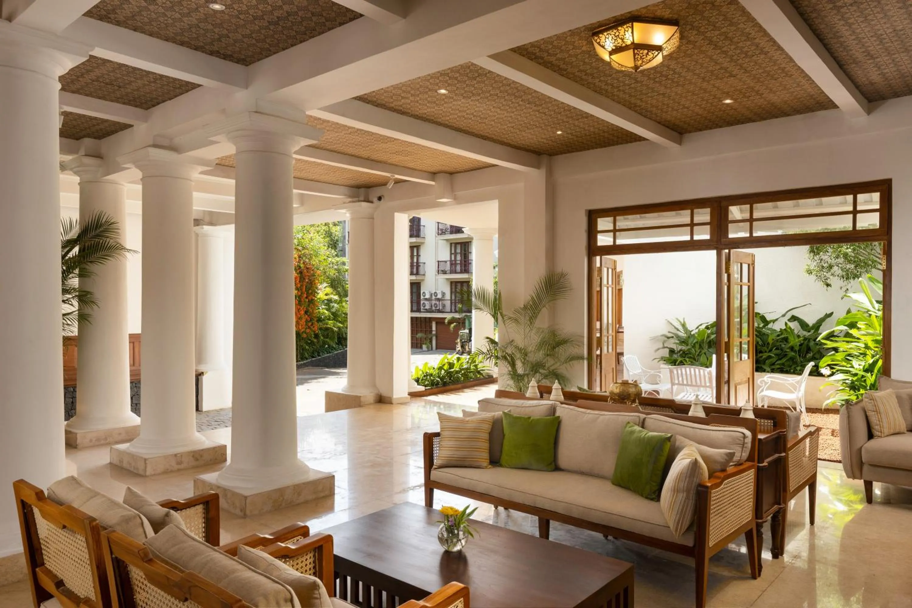 Seating area in Hotel Suisse Kandy - Since 1890