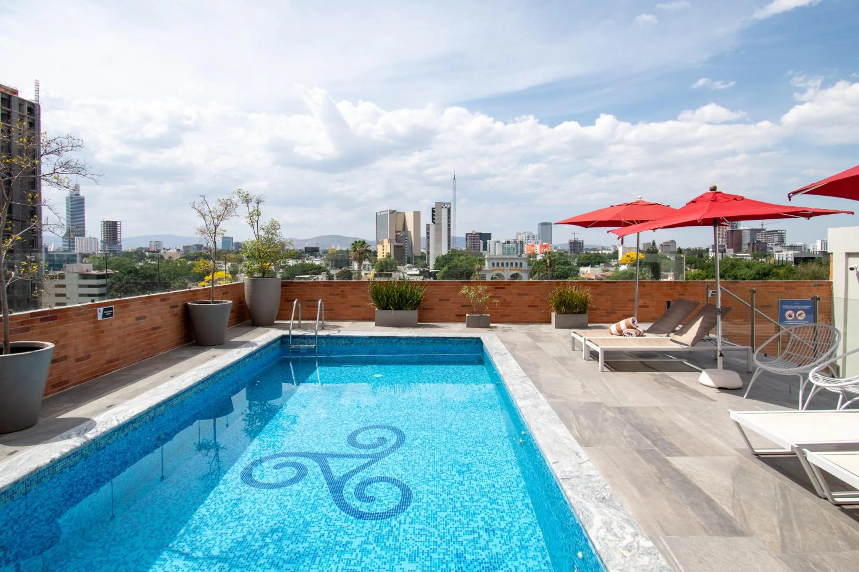Swimming pool in Hotel Velvet Plaza