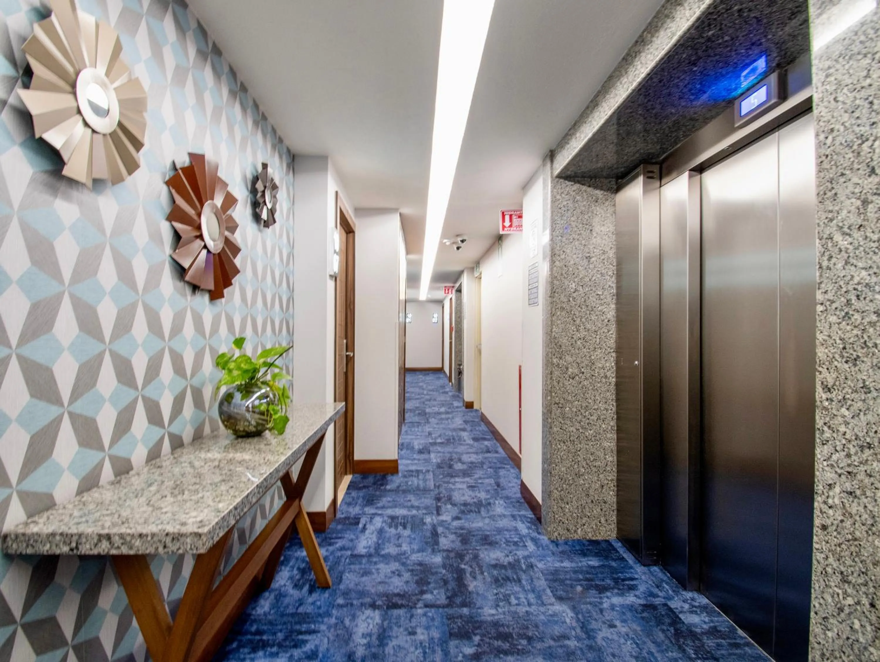 Patio in Hotel Velvet Plaza