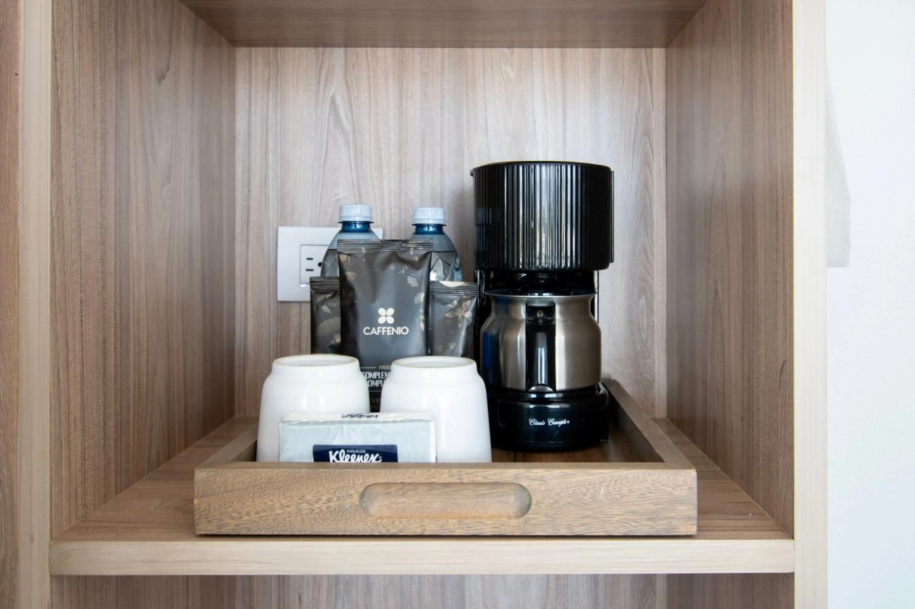 Coffee/tea facilities in Hotel Velvet Plaza