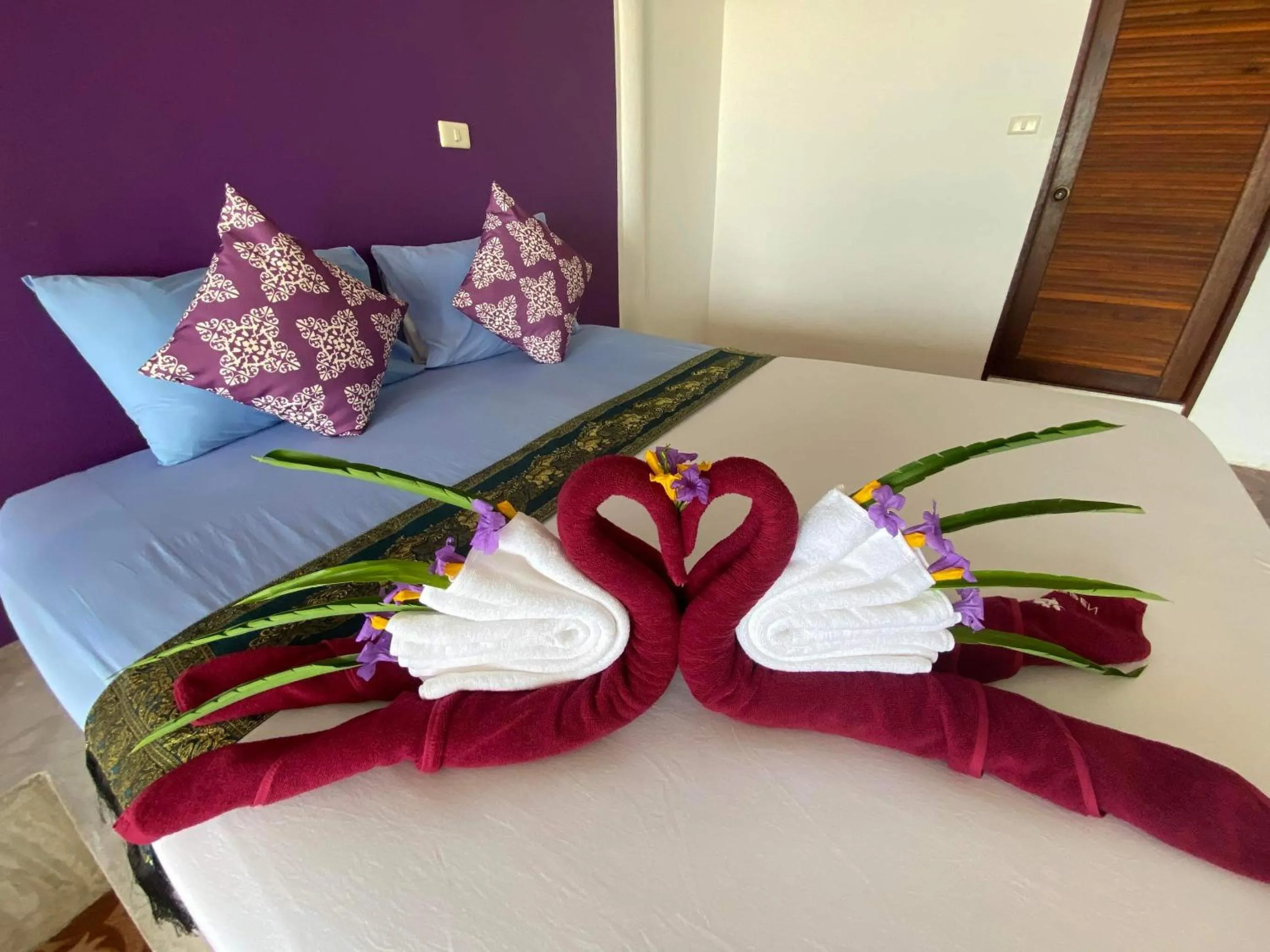 Bedroom, Bed in Lanta Garden Home