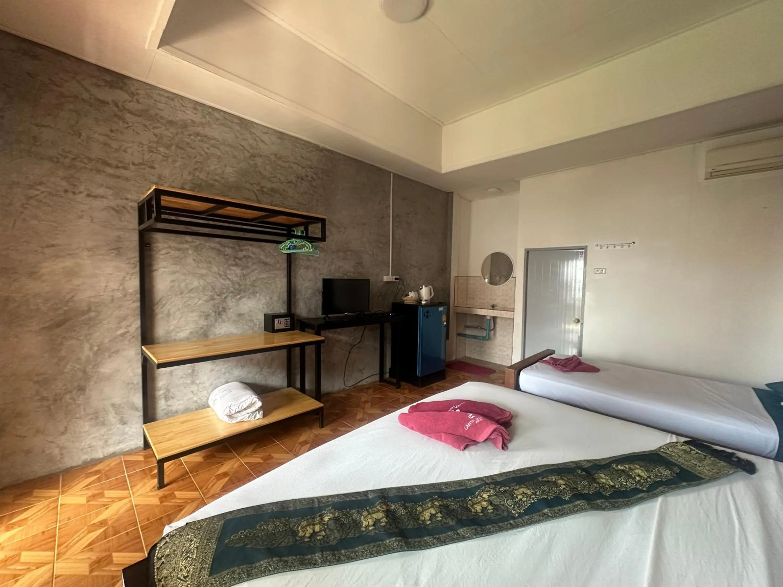 Bed in Lanta Garden Home