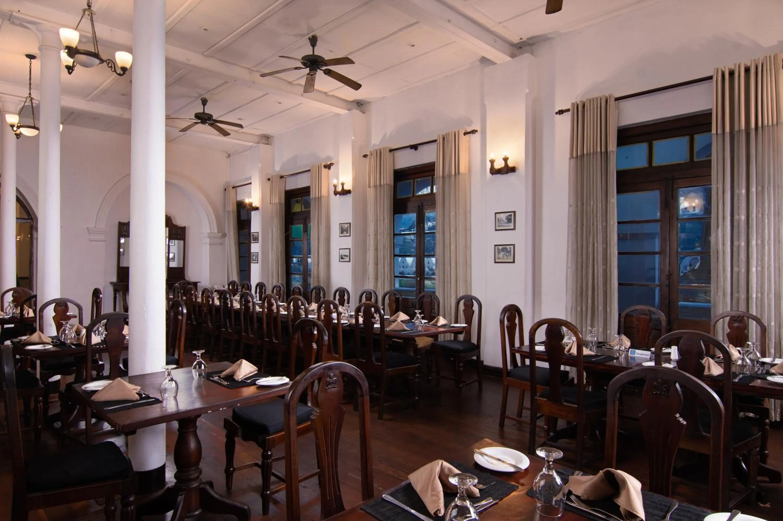 Restaurant/places to eat in Queen's Hotel Kandy - 160 Years of Heritage & Luxury